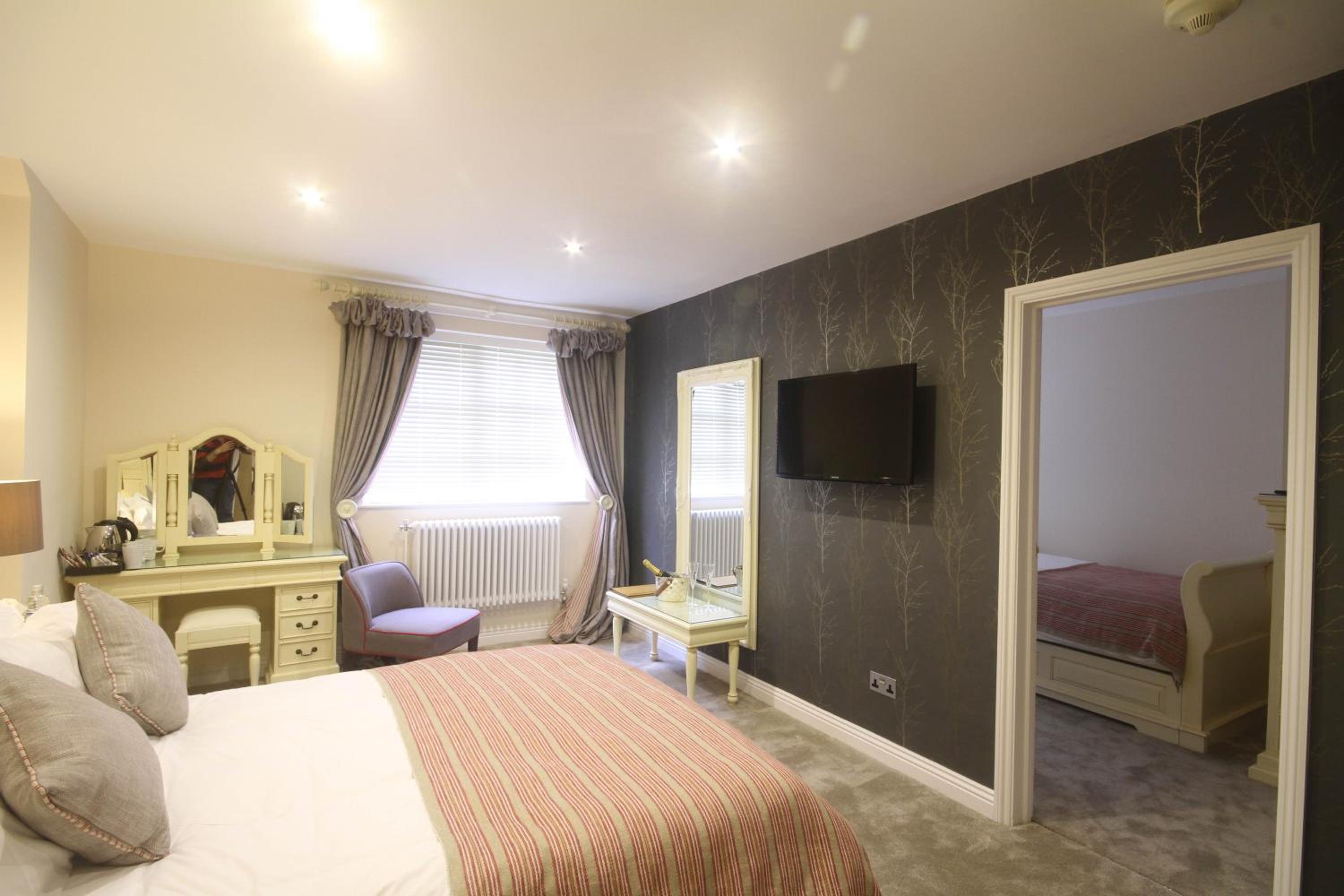 Family Suite (2 Adults + 2 Children) photo 1