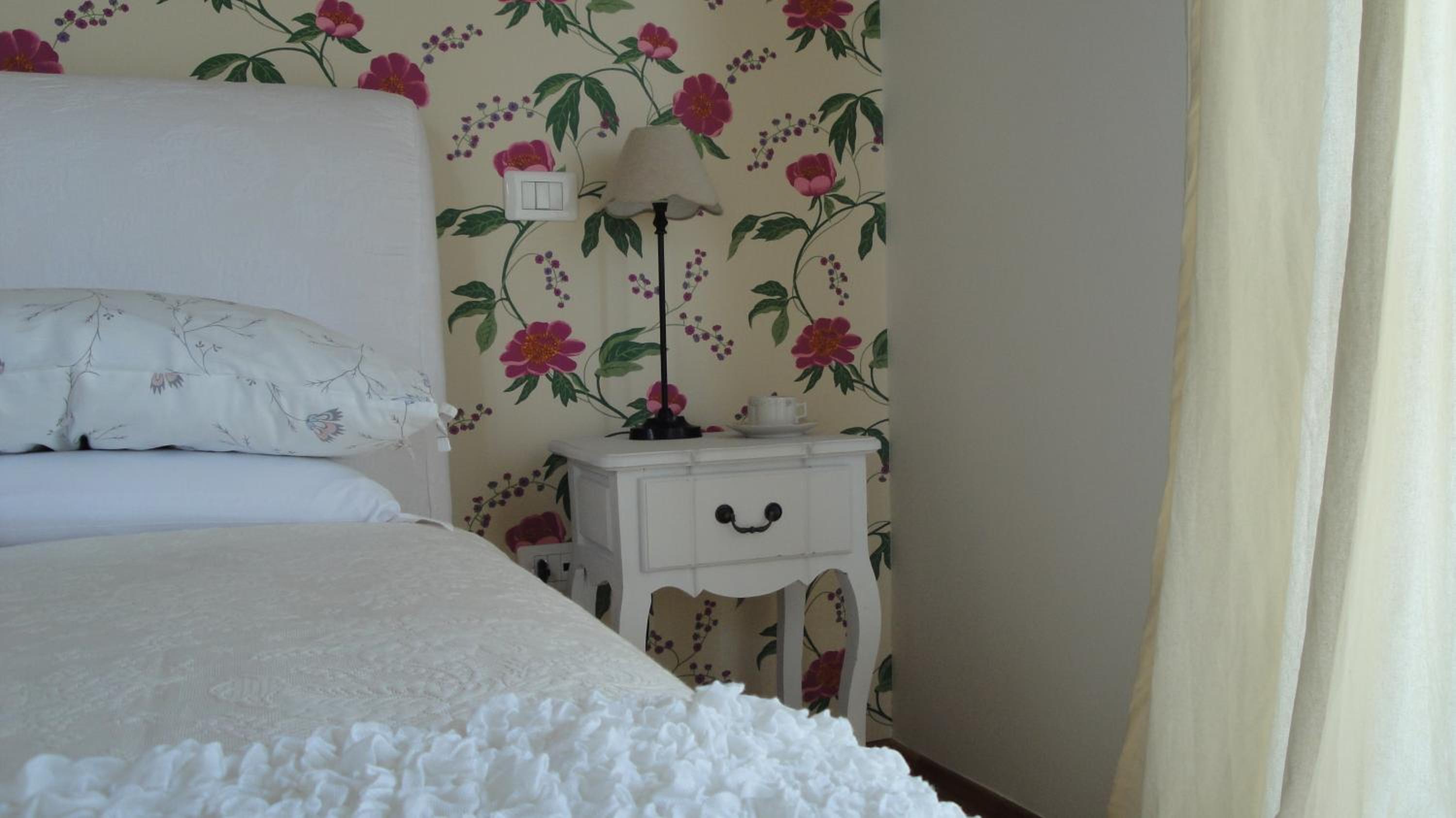 Standard Double Room - Photo 4