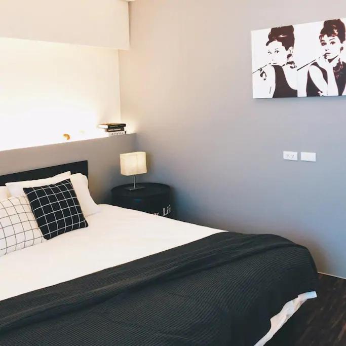 Queen Room with Balcony photo 2