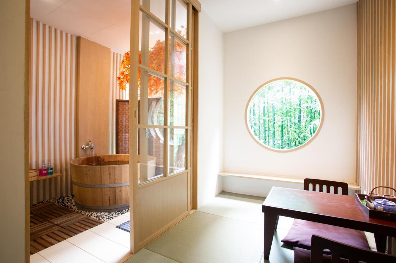 Suite With Hot Tub photo 3