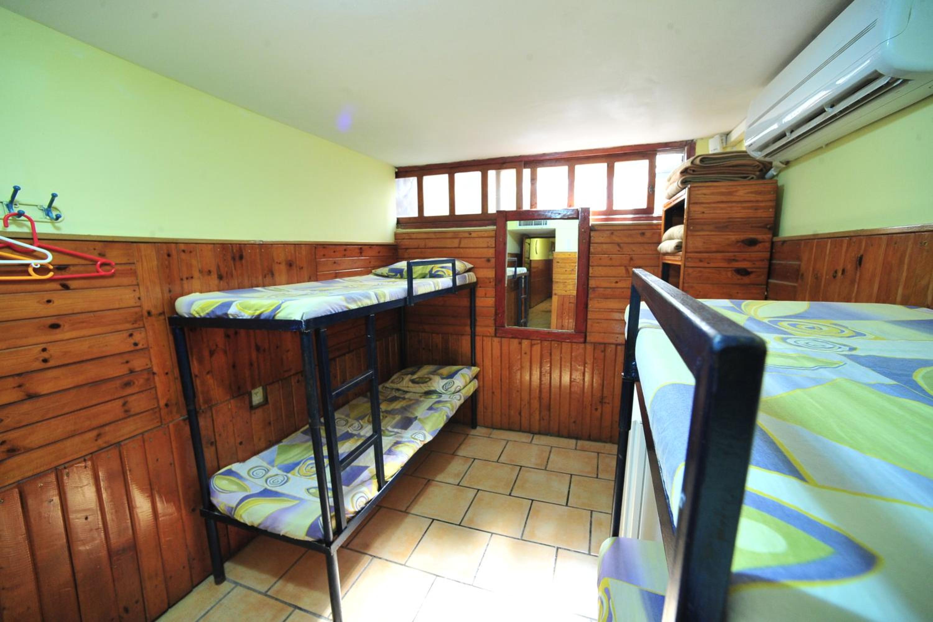 Quadruple Room with Private Bathroom photo 2