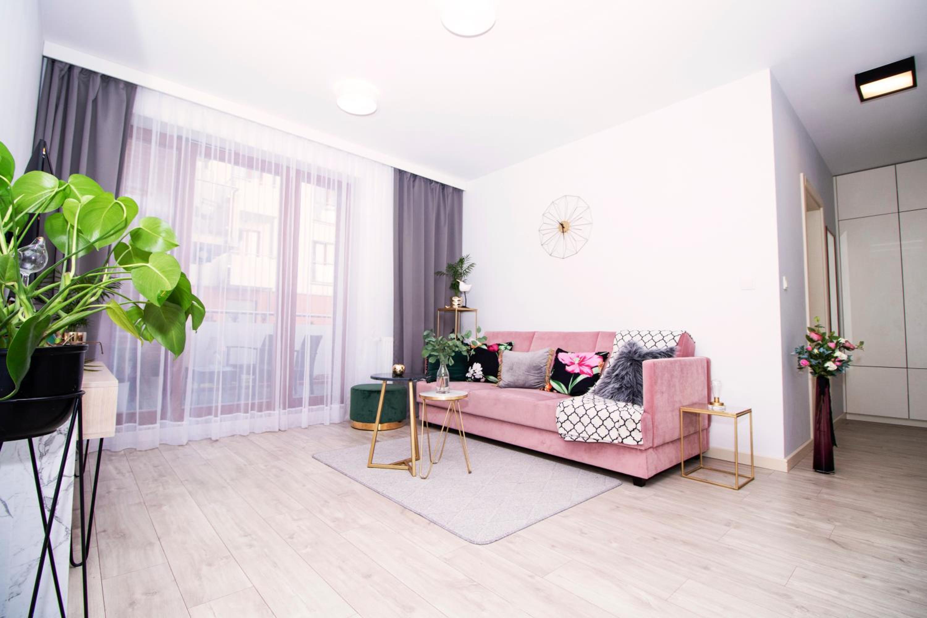 Apartment with Terrace - Photo 9
