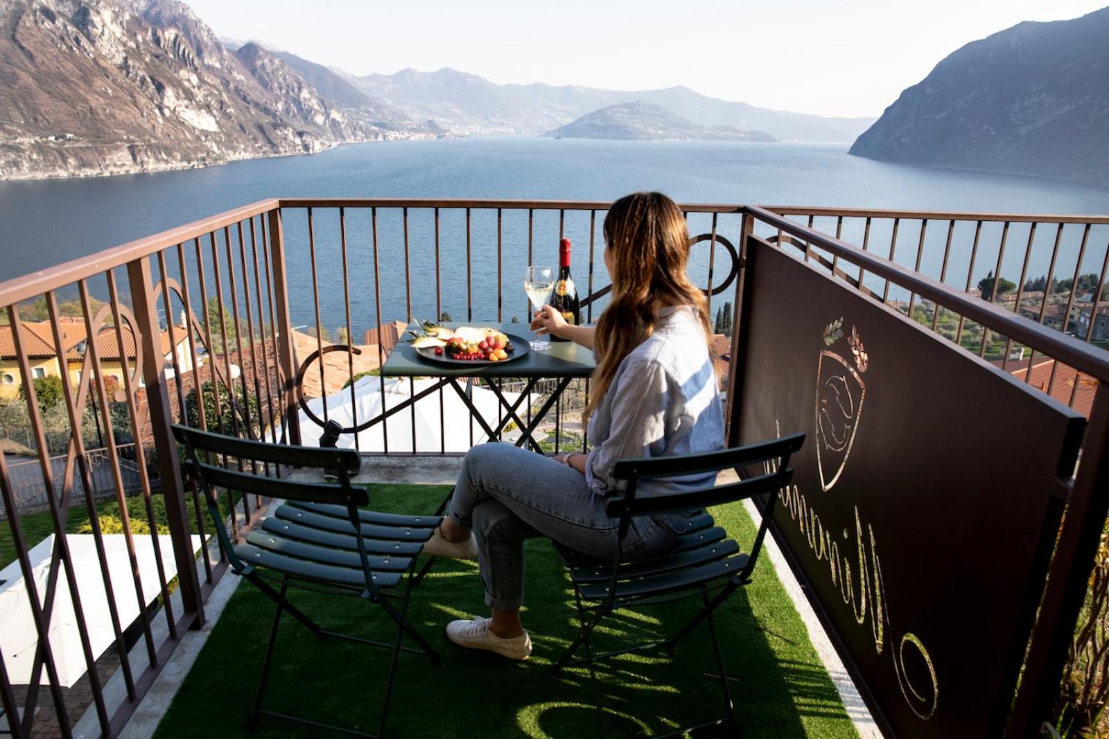 Superior Double or Twin Room with Lake View - Photo 8