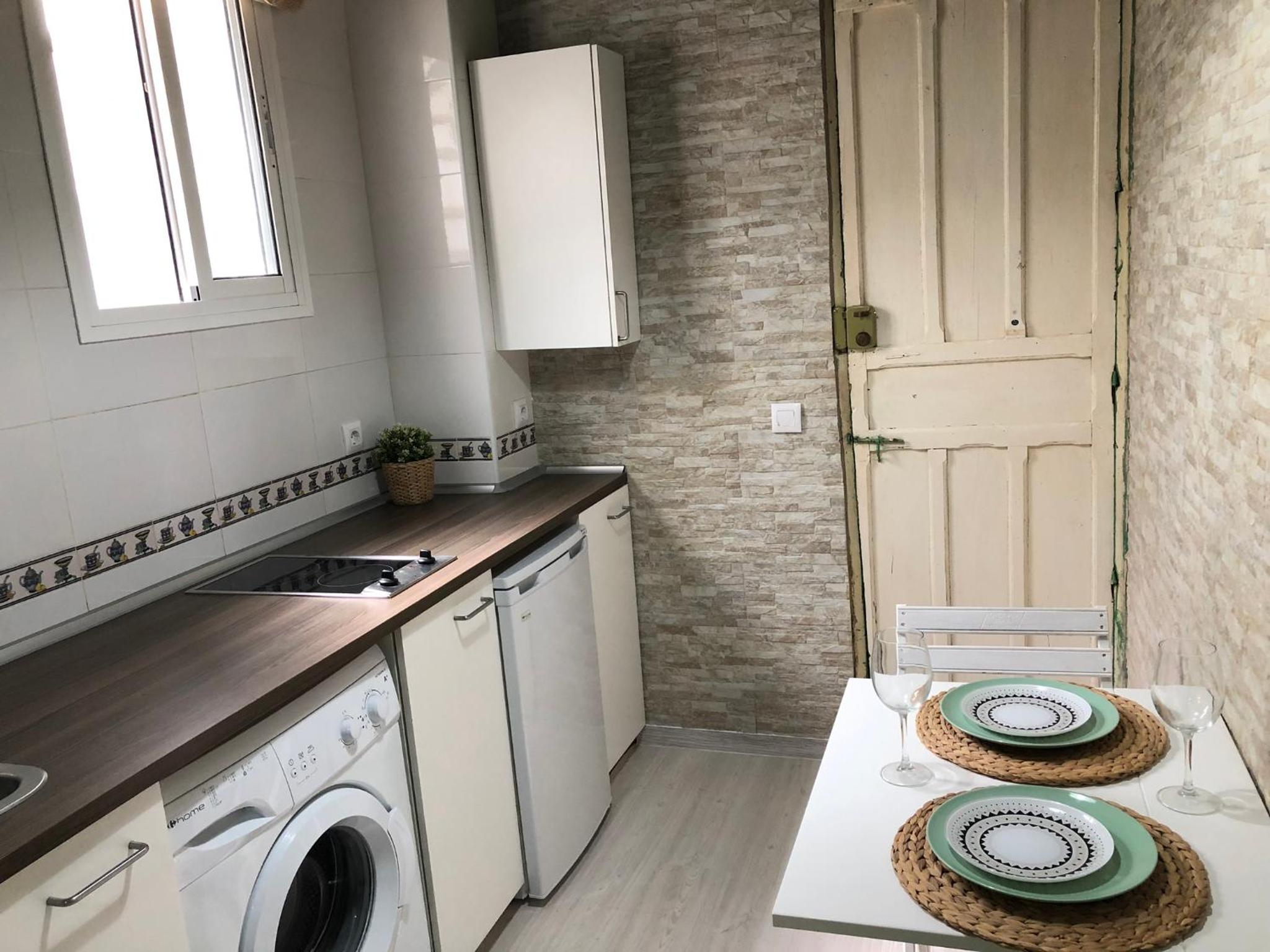 Budget Studio Apartment photo 2