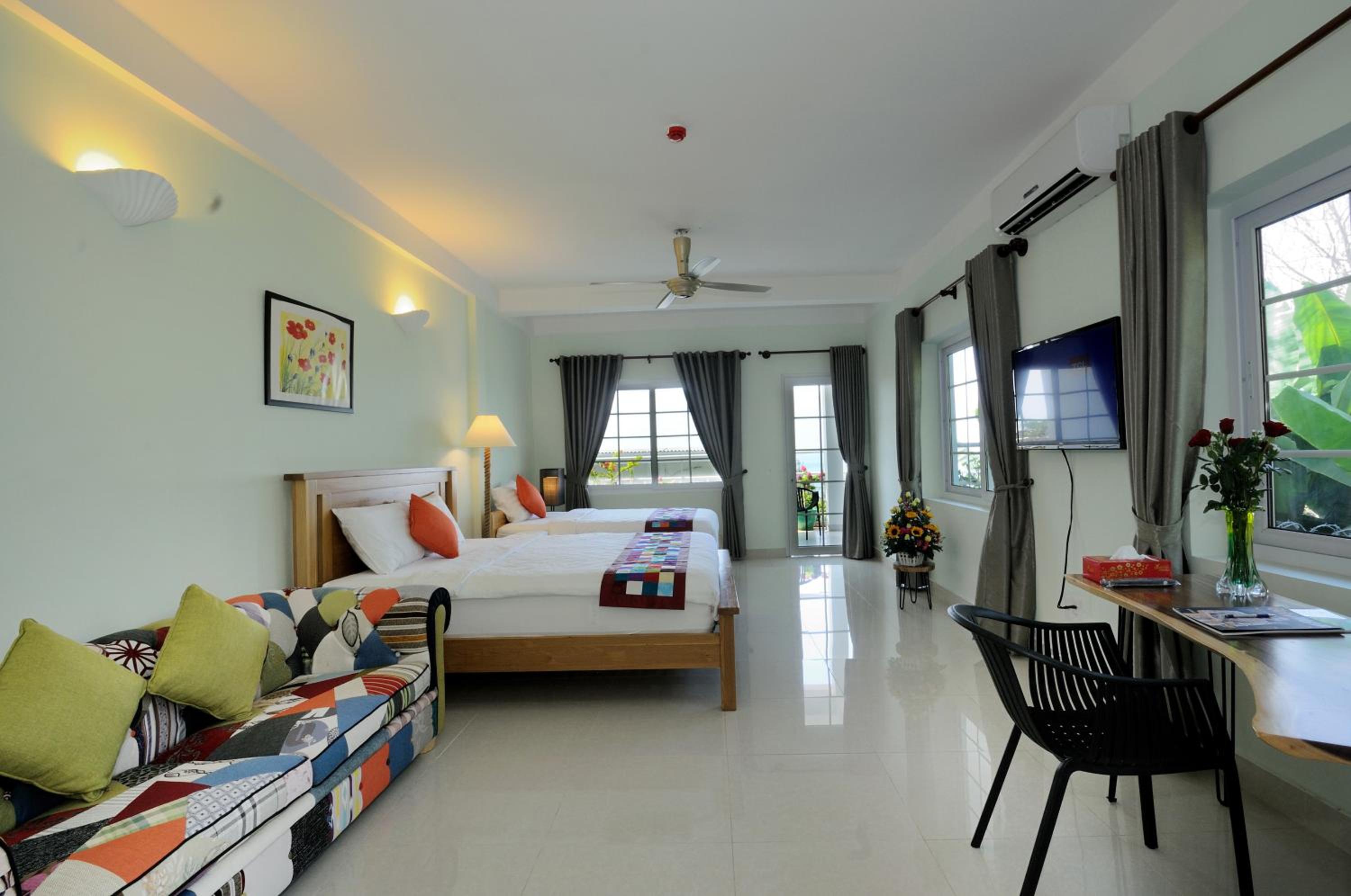 Studio Apartment with Sea View