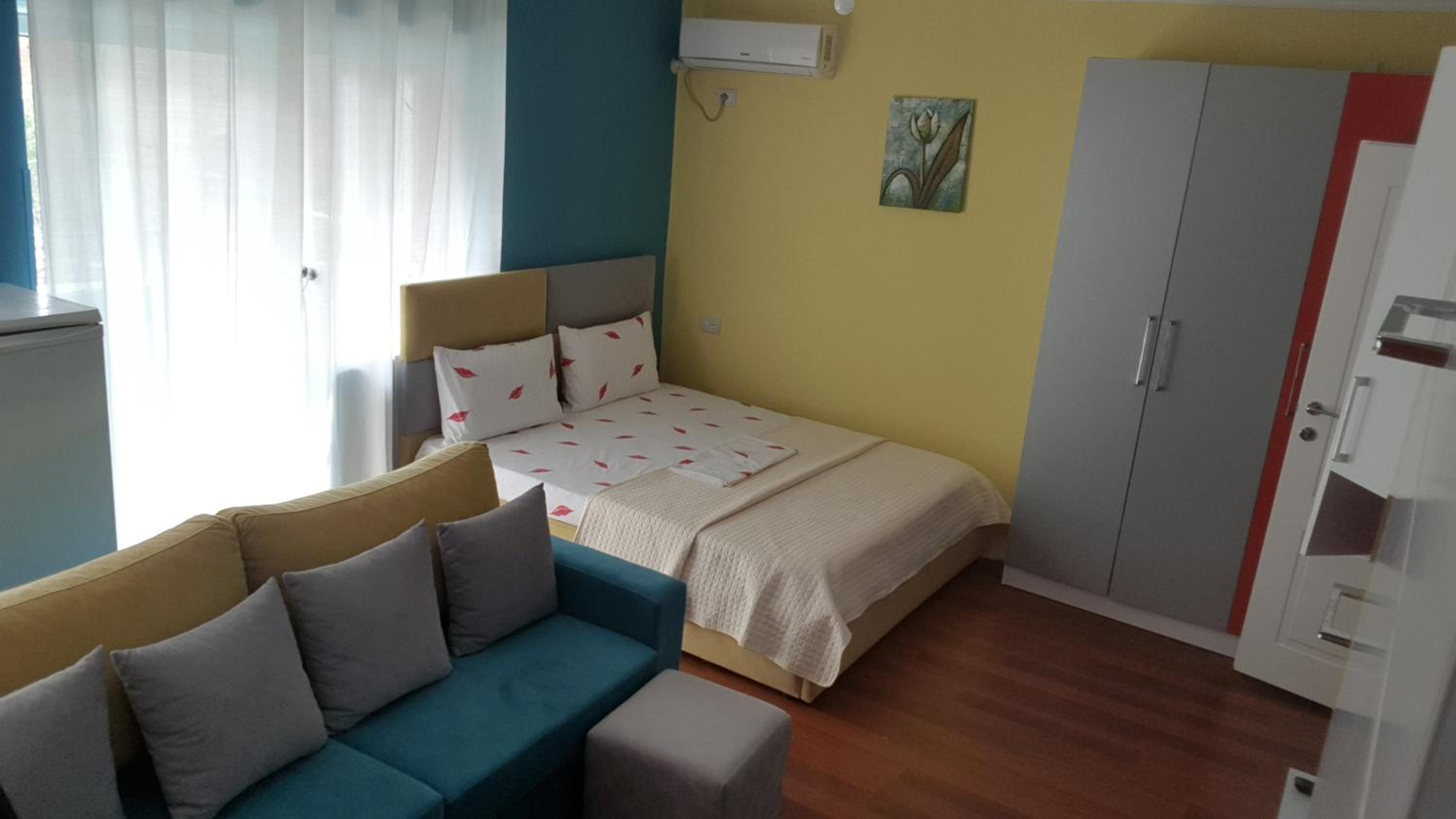 Two-Bedroom Apartment with Mountain View photo 1