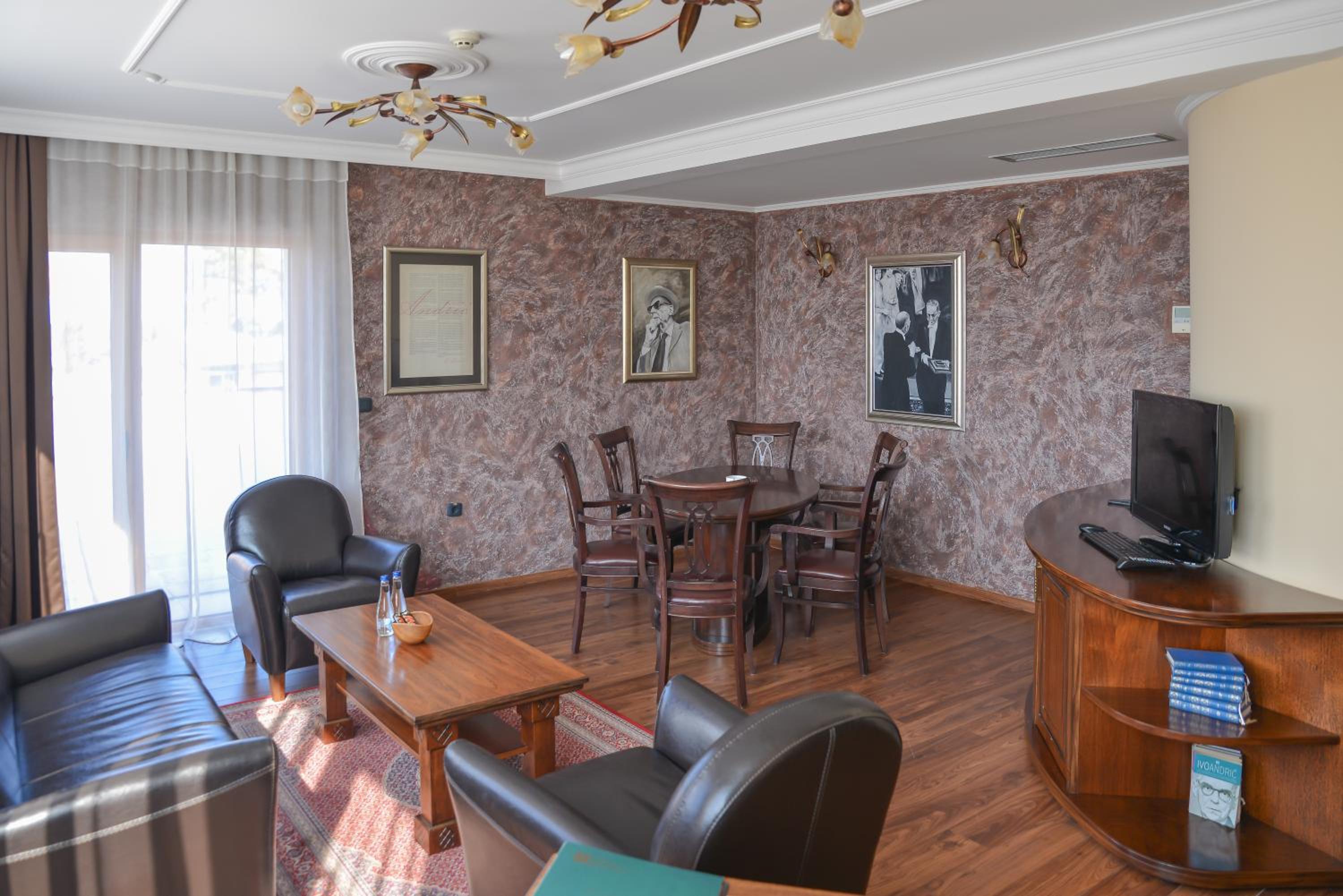 Suite with Terrace photo 2