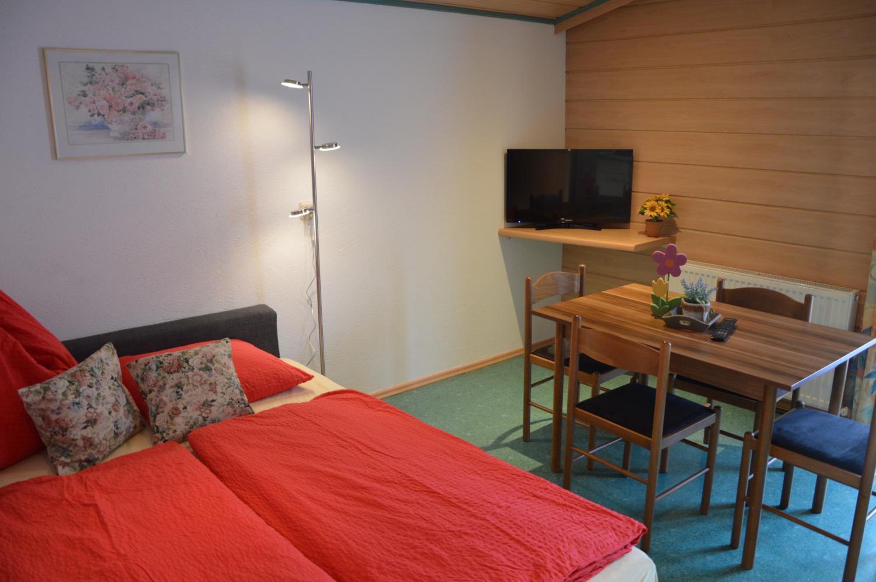 One-Bedroom Apartment with Balcony photo 3