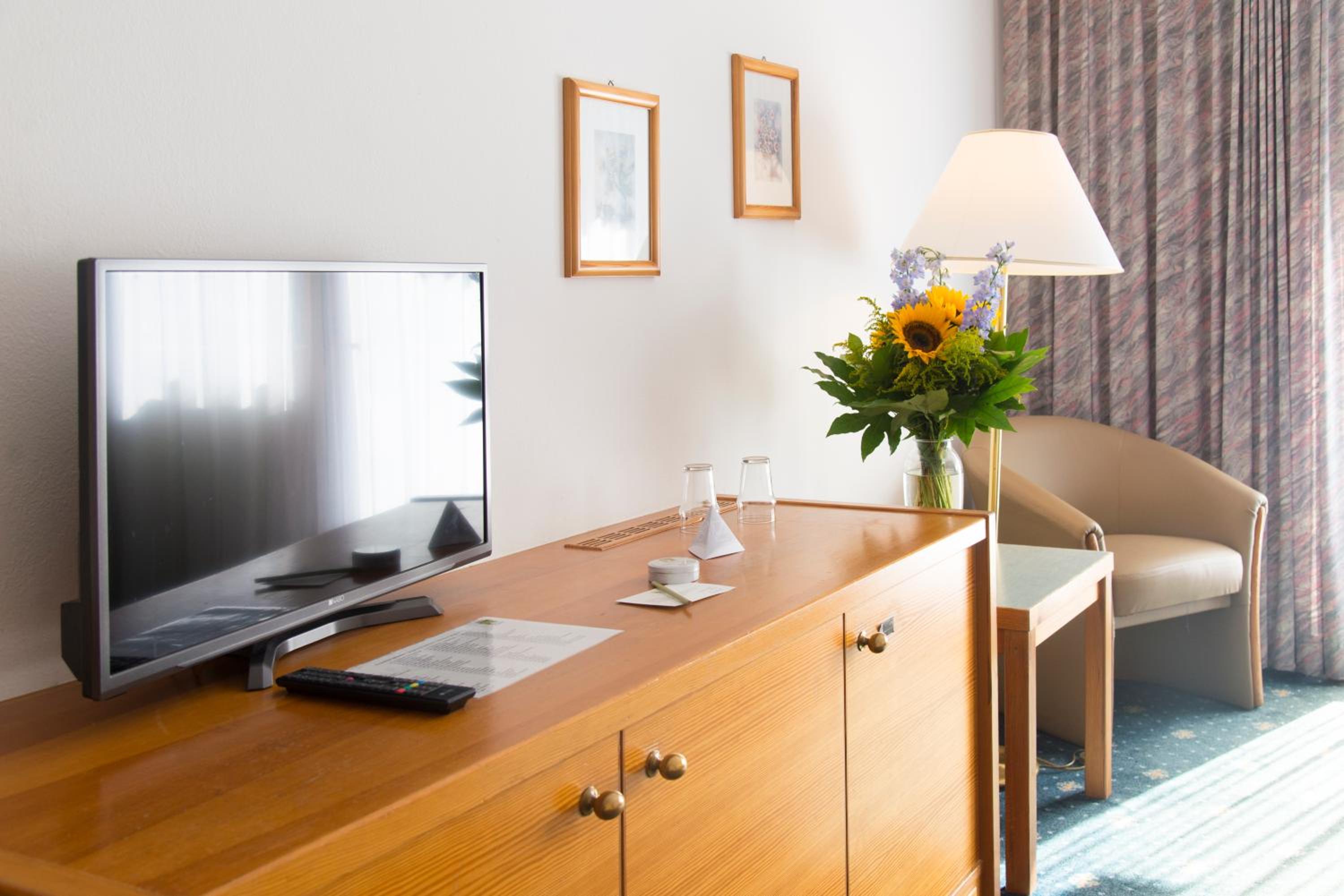 Standard Double or Twin Room - Photo 2