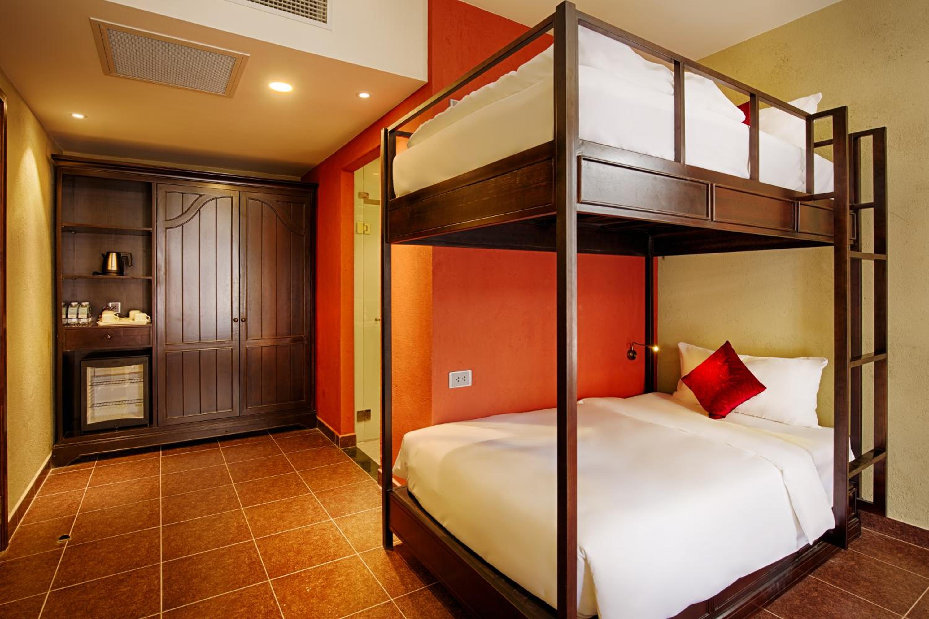 Superior Family Room with Bunk Bed photo 2
