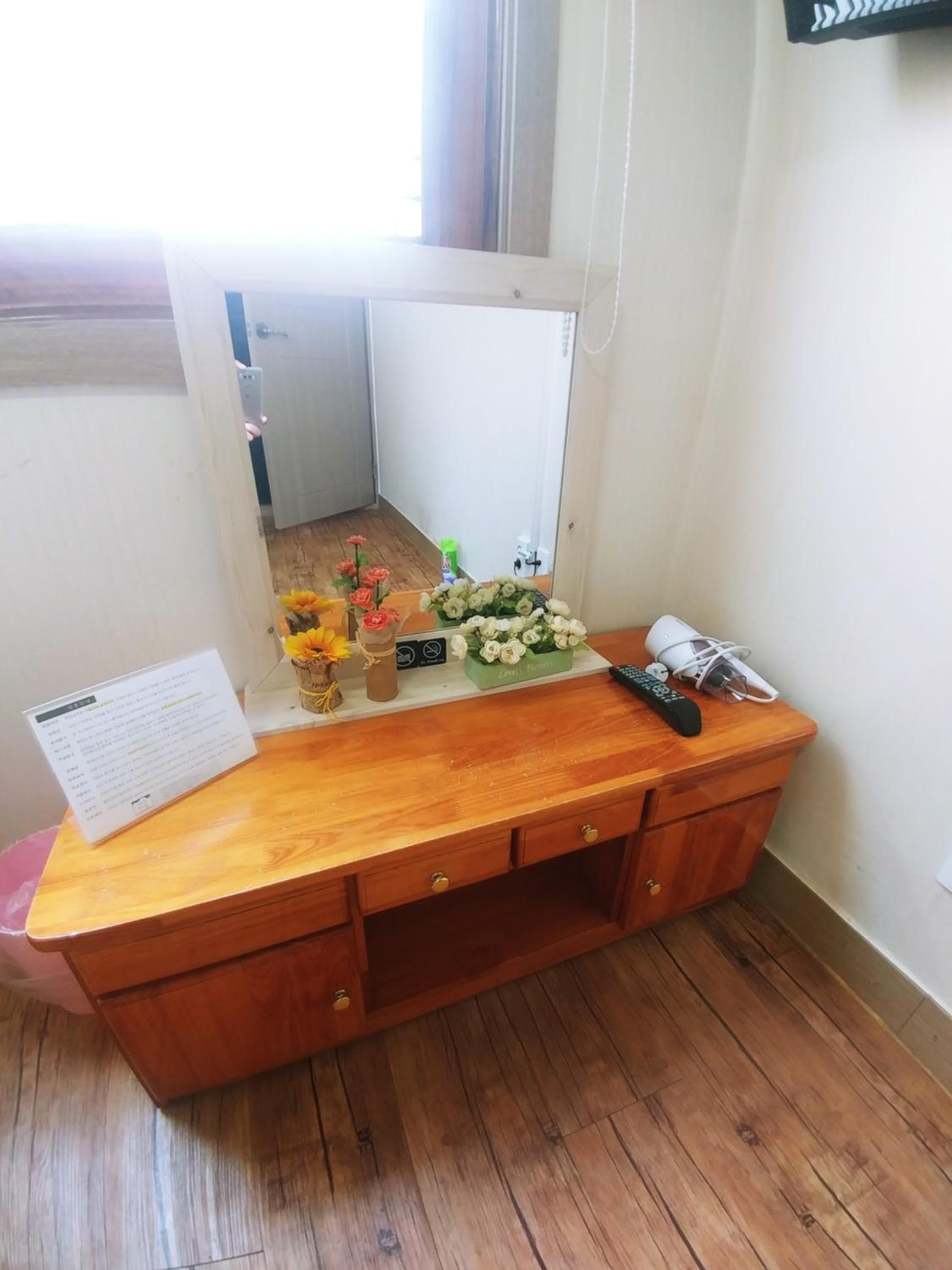 6-Bed Male Dormitory Room photo 3