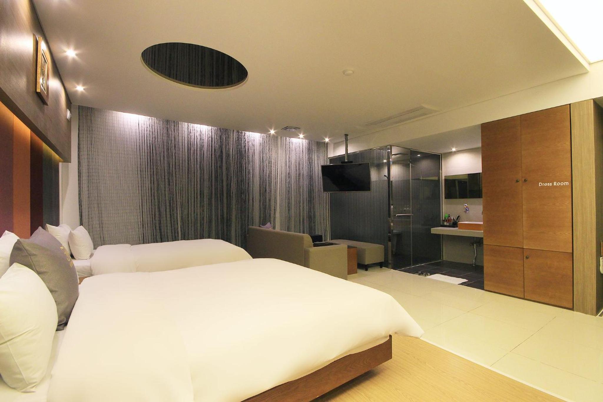 Deluxe Twin Room photo 2