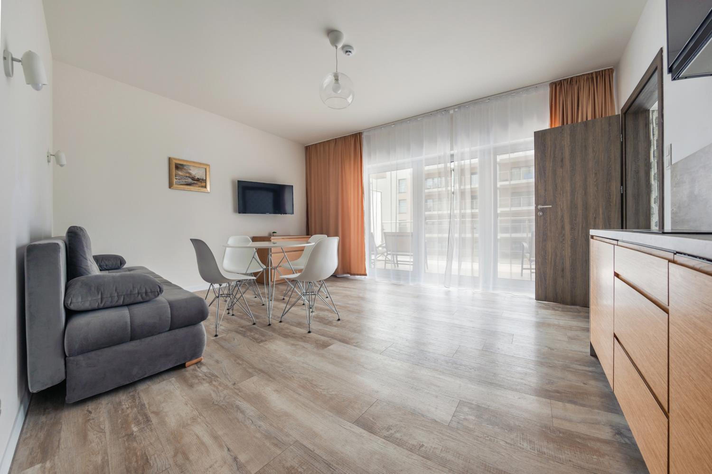 Apartment with Balcony - Lotnicza 1J photo 1