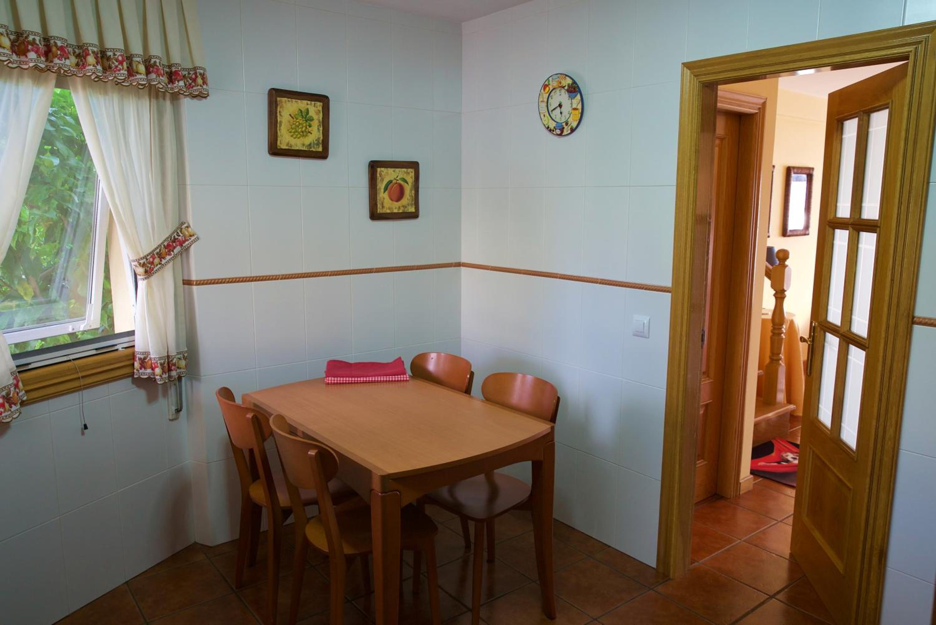 Three-Bedroom House photo 2