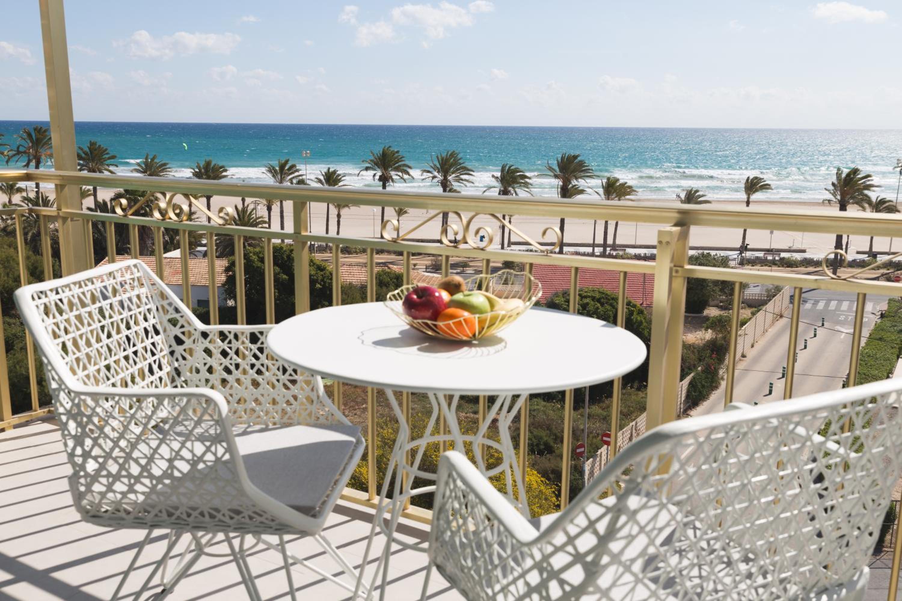 Superior Double Room with Sea View - Photo 2