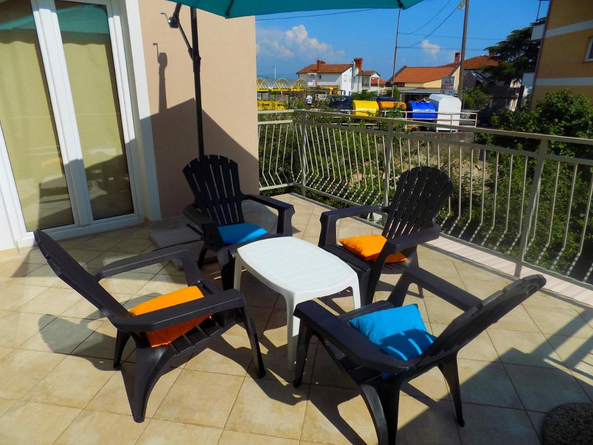 Apartment with Balcony photo 3