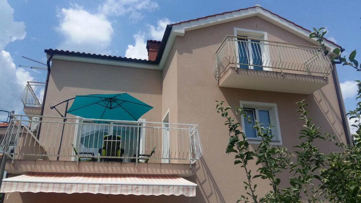 Apartment with Balcony photo 1