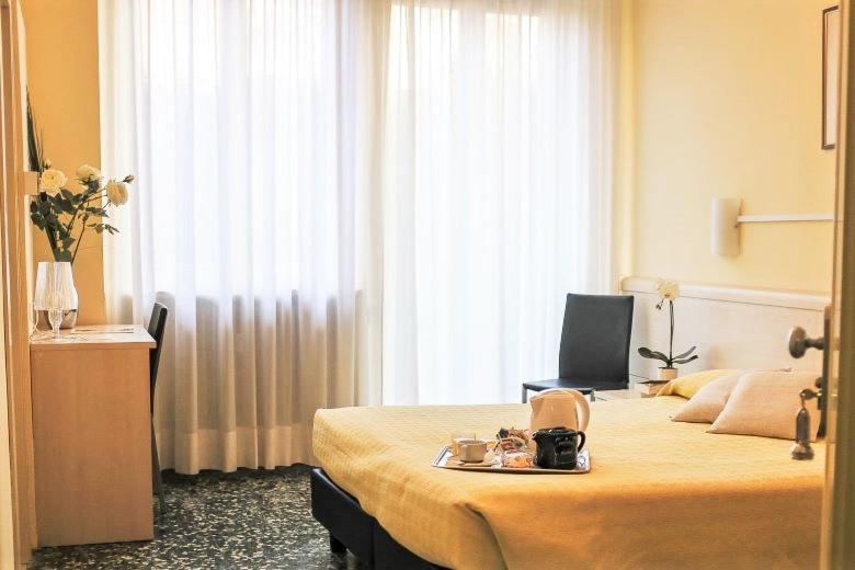 Large Double Room photo 1
