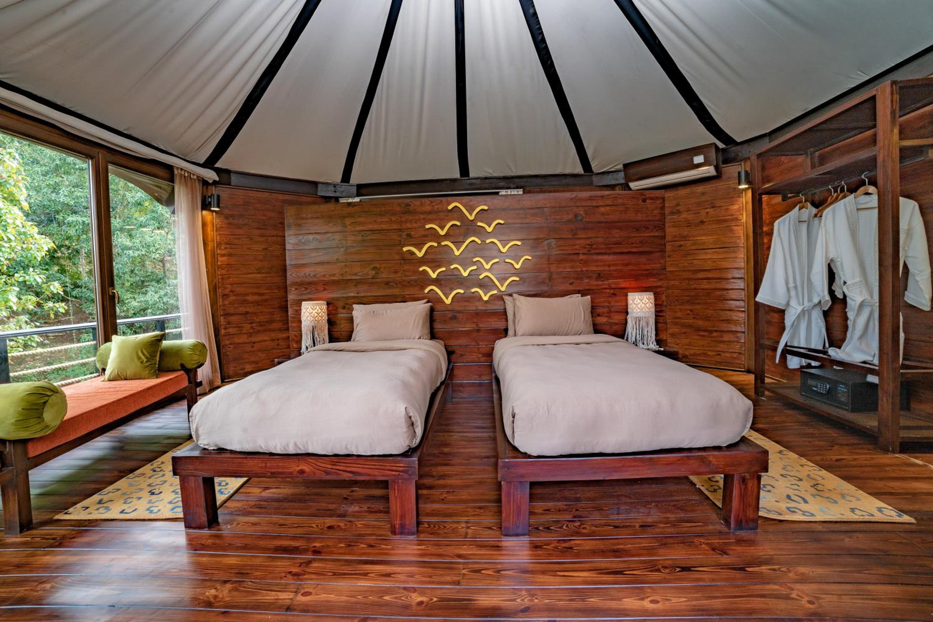 Classic Lake villa - Photo 15