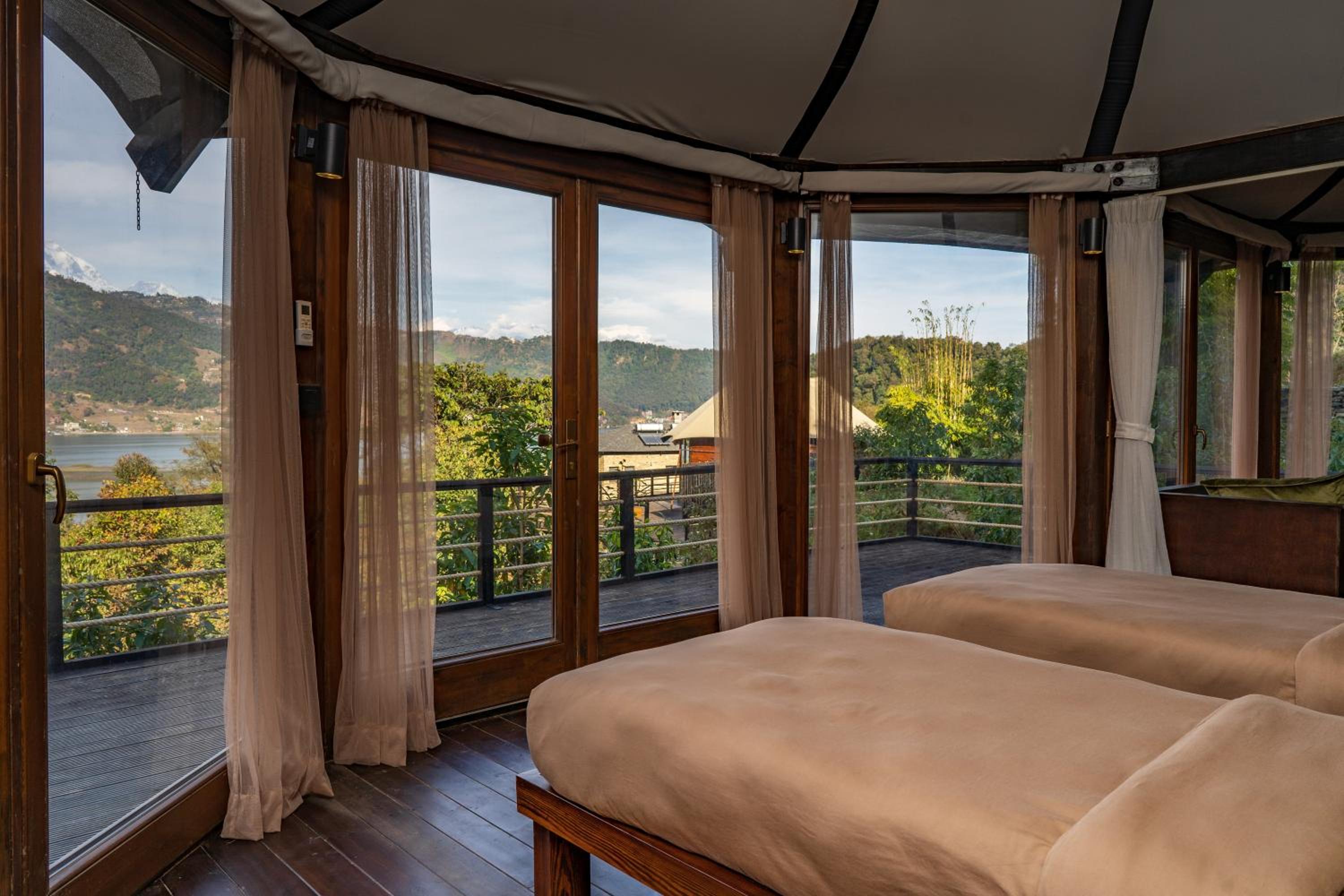 Classic Lake villa - Photo 12