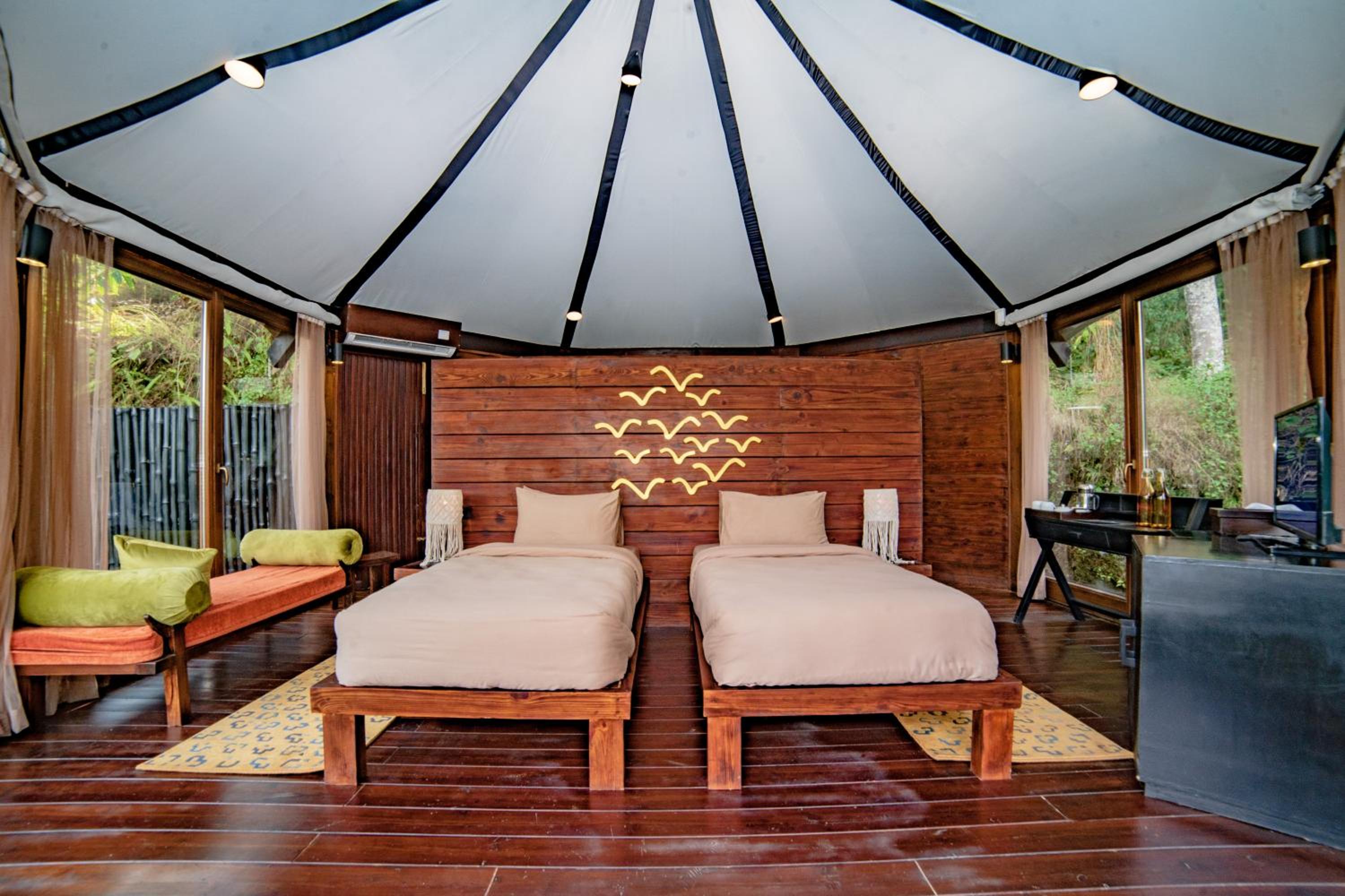 Classic Lake villa - Photo 14