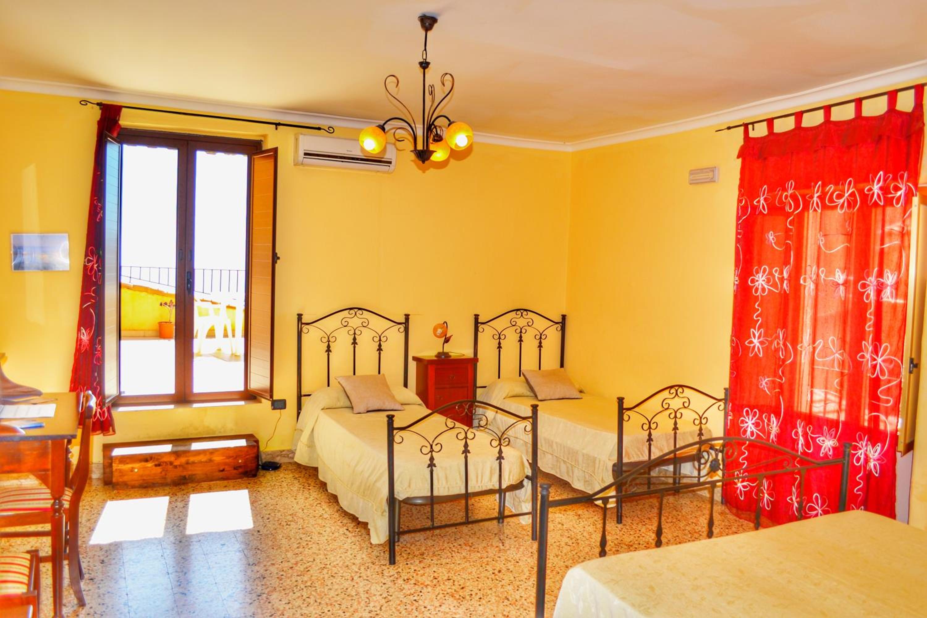 Quadruple Room with Terrace