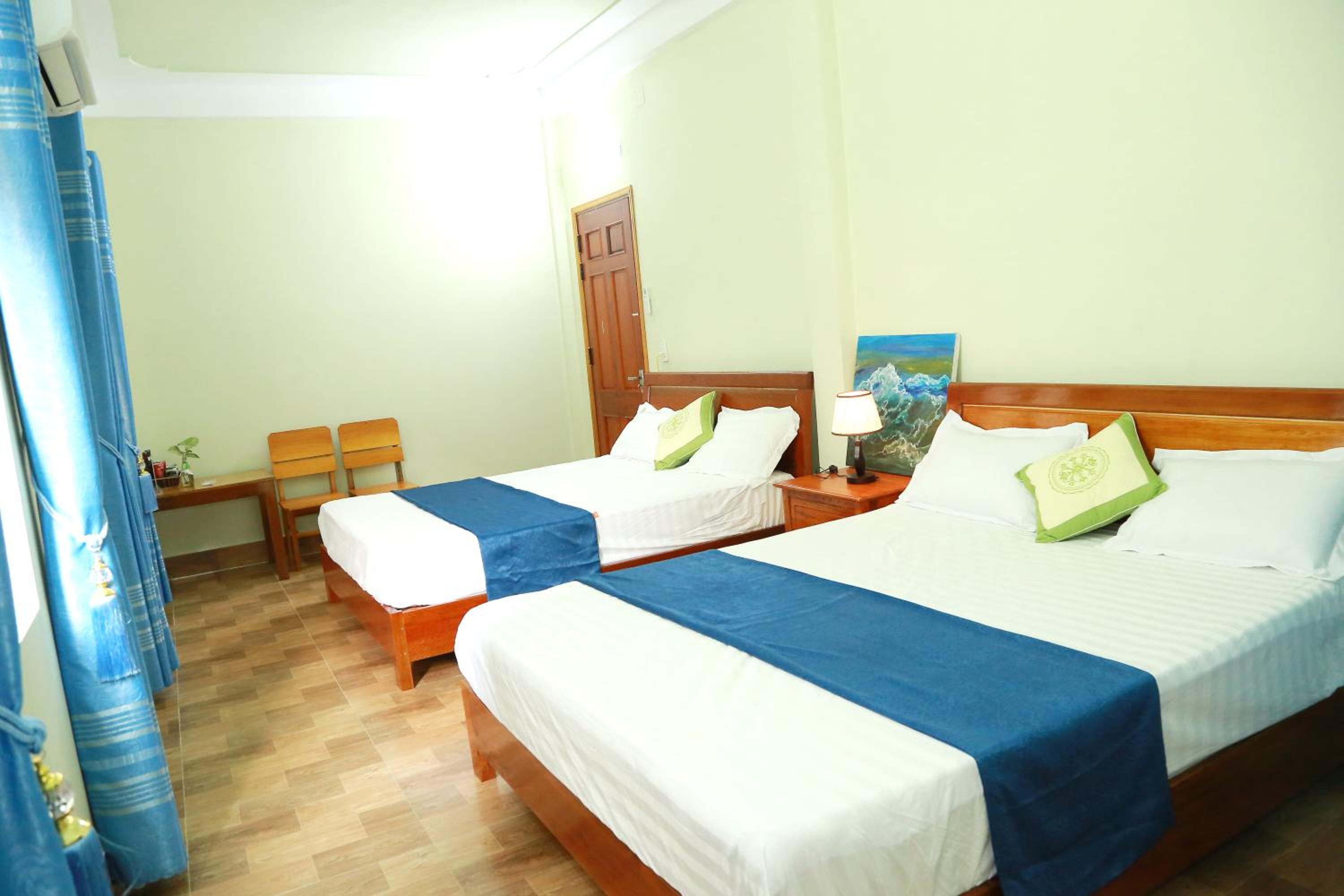 Large Double or Twin Room photo 2