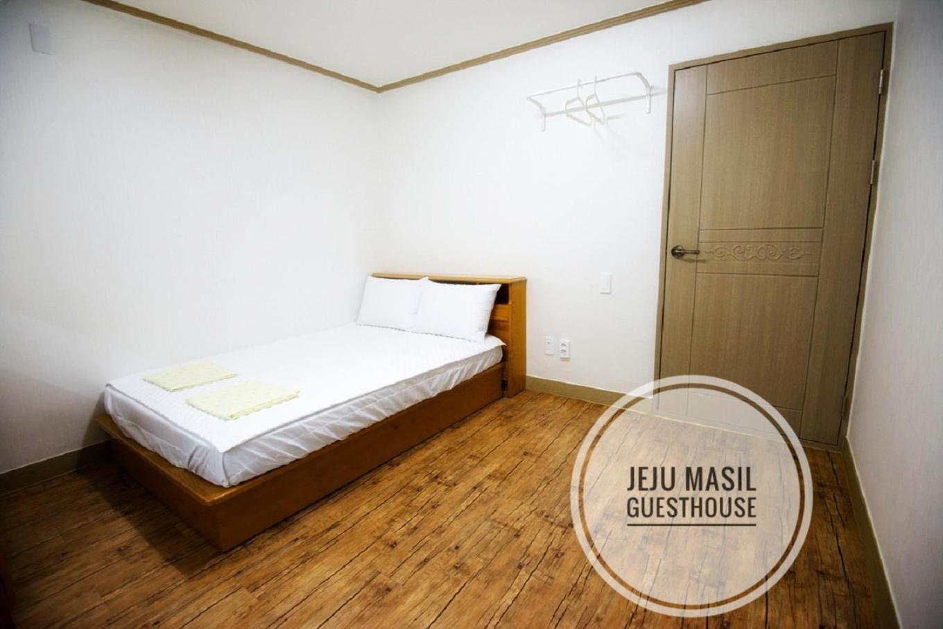 Single Room with Bathroom photo 1