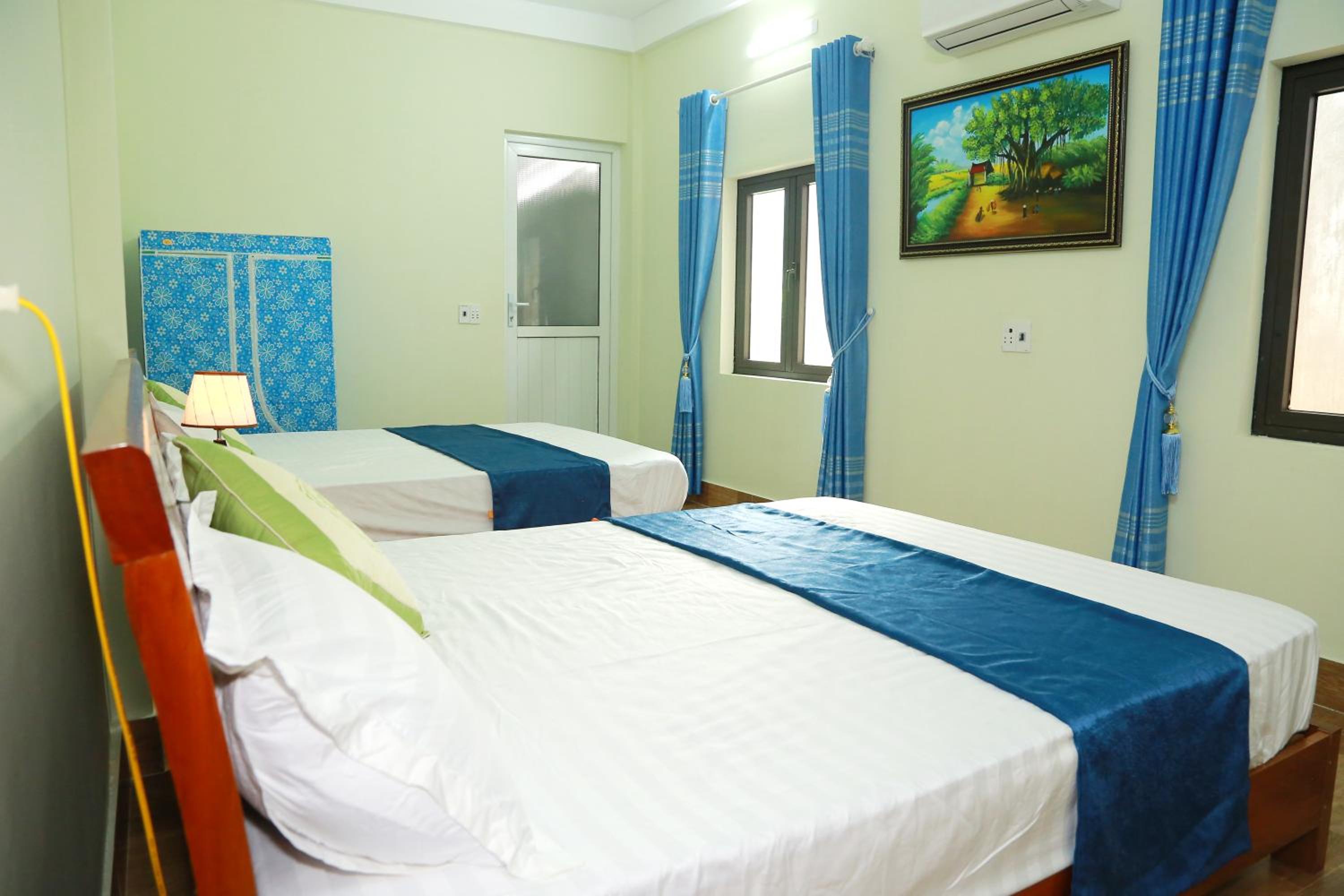 Large Double or Twin Room photo 1