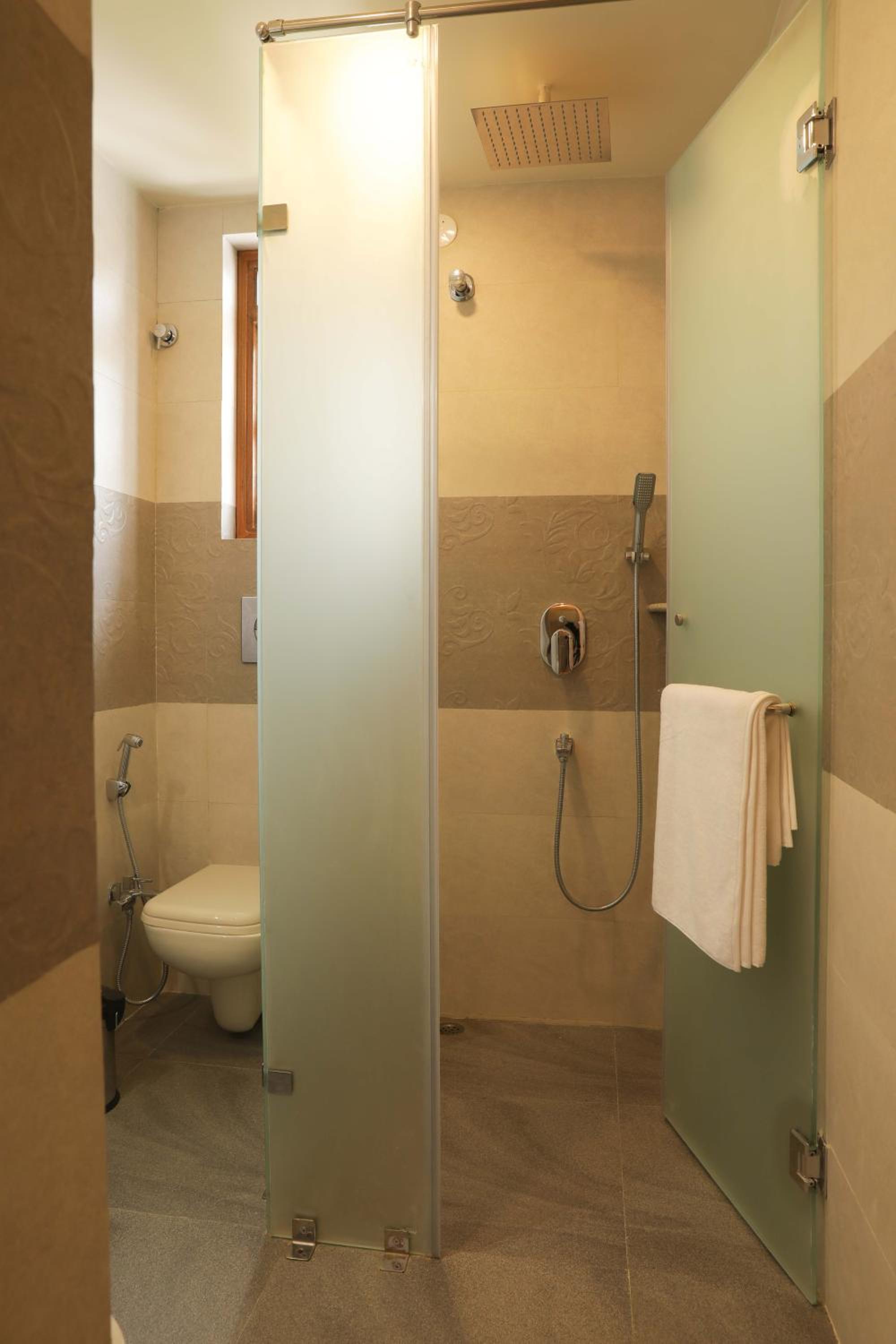 Standard Double or Twin Room - Photo 6