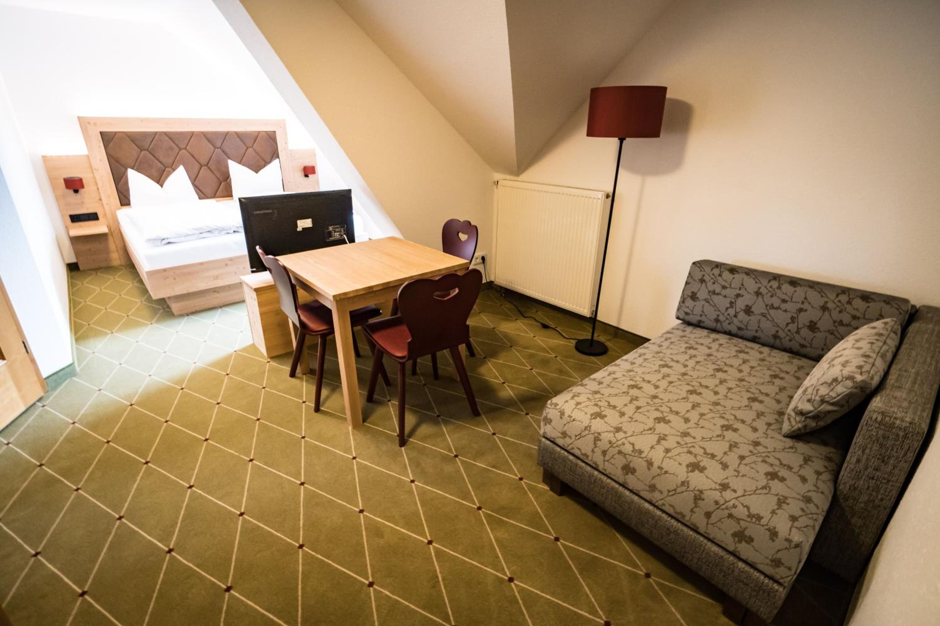 Double Room - Photo 11
