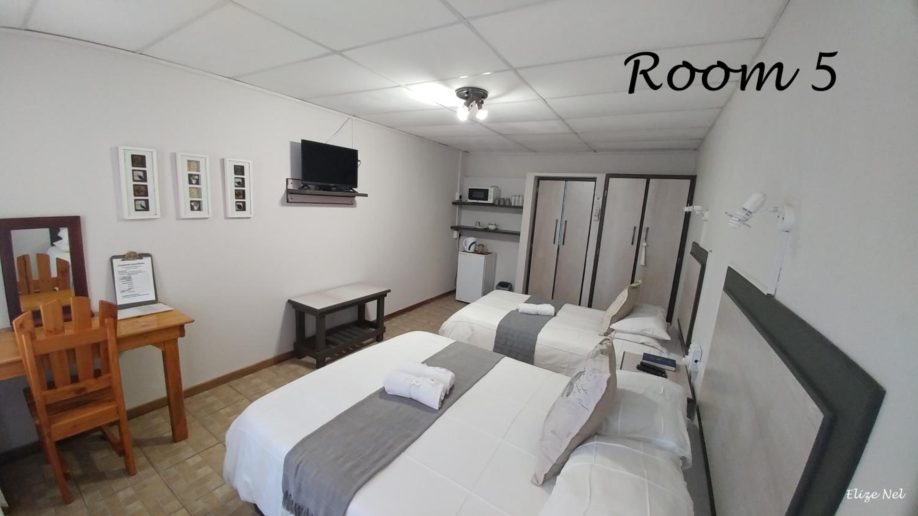 Deluxe Double or Twin Room photo 2