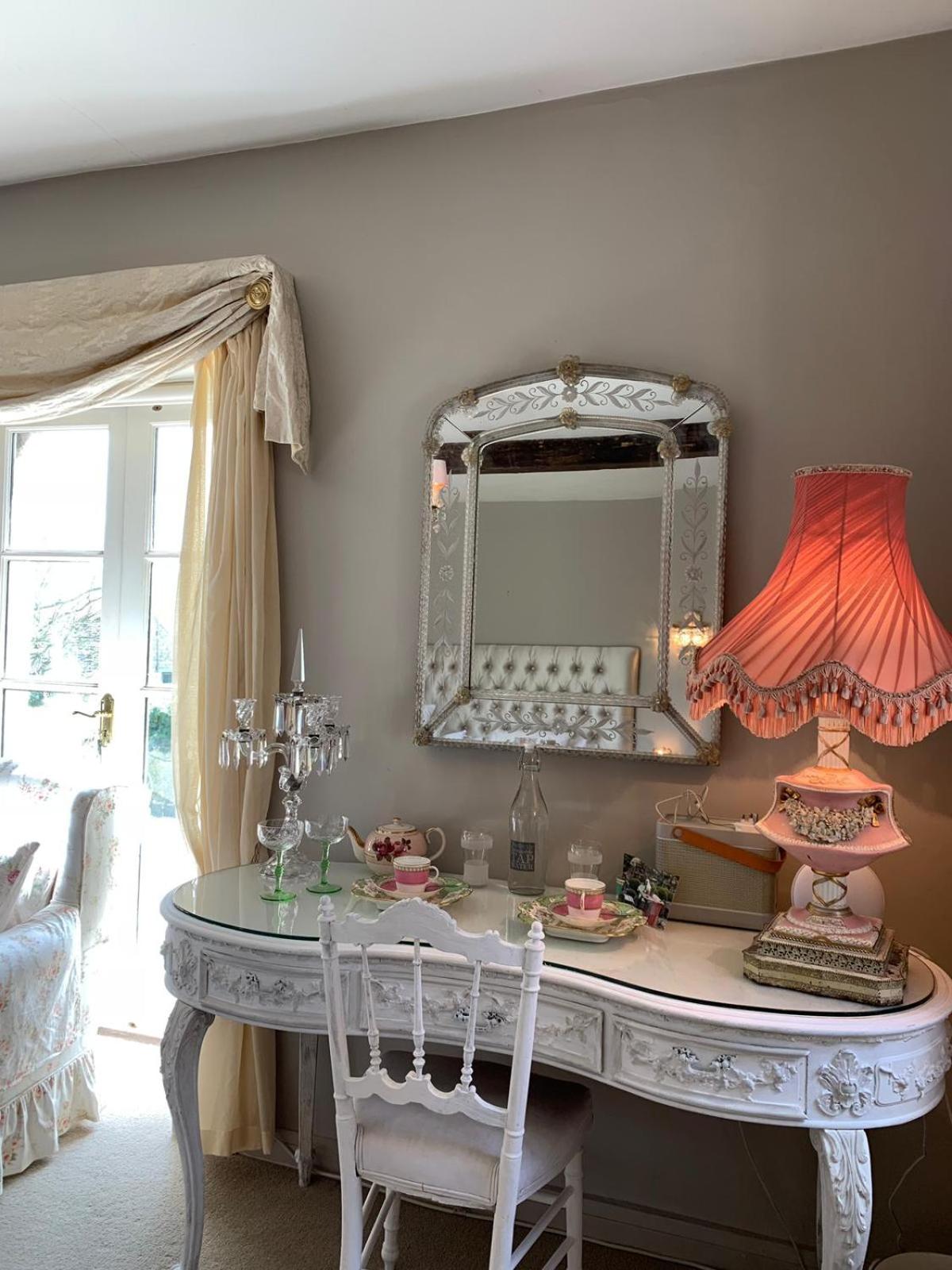 King Suite with Balcony photo 2