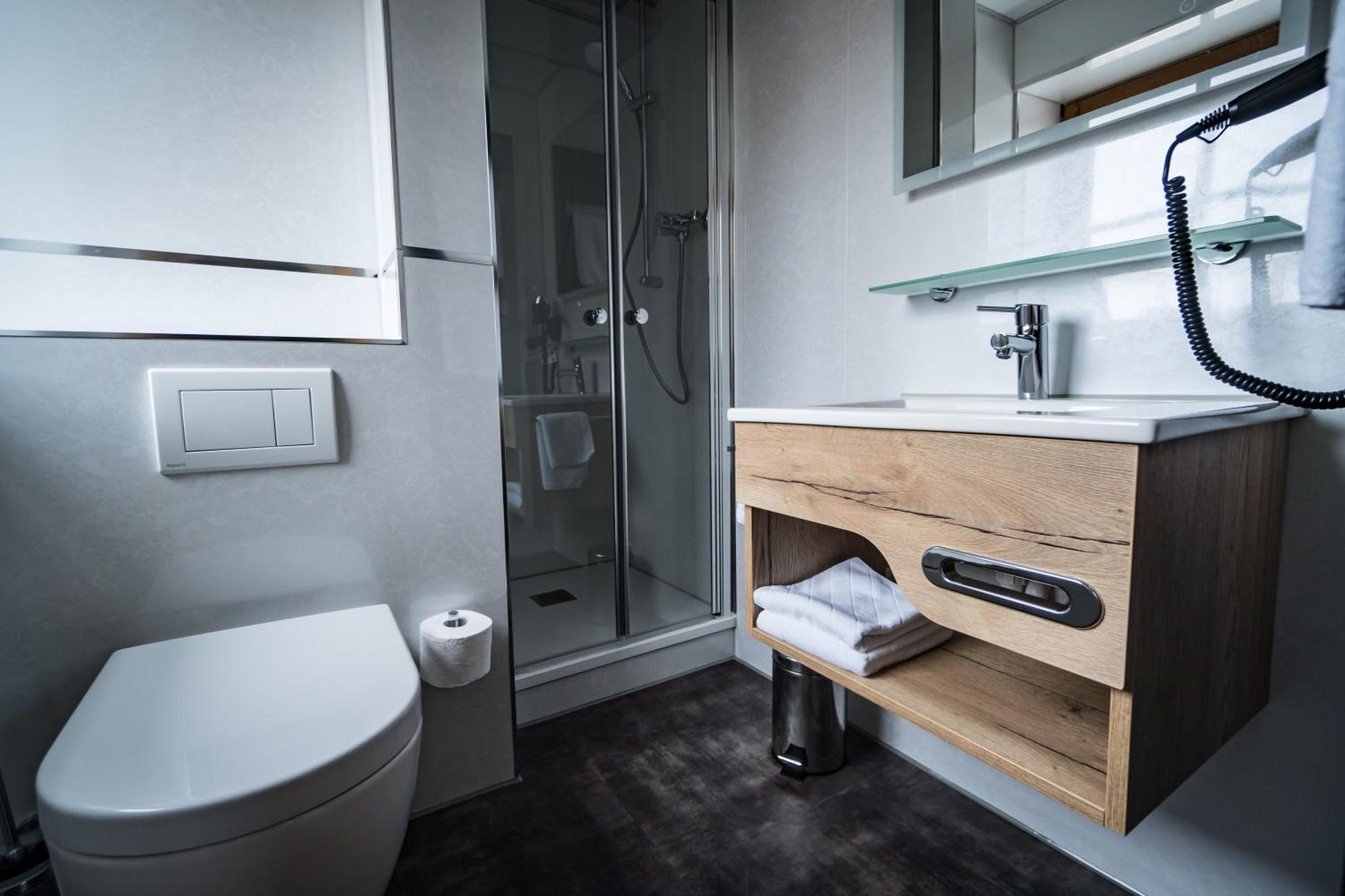 Double Room - Photo 18