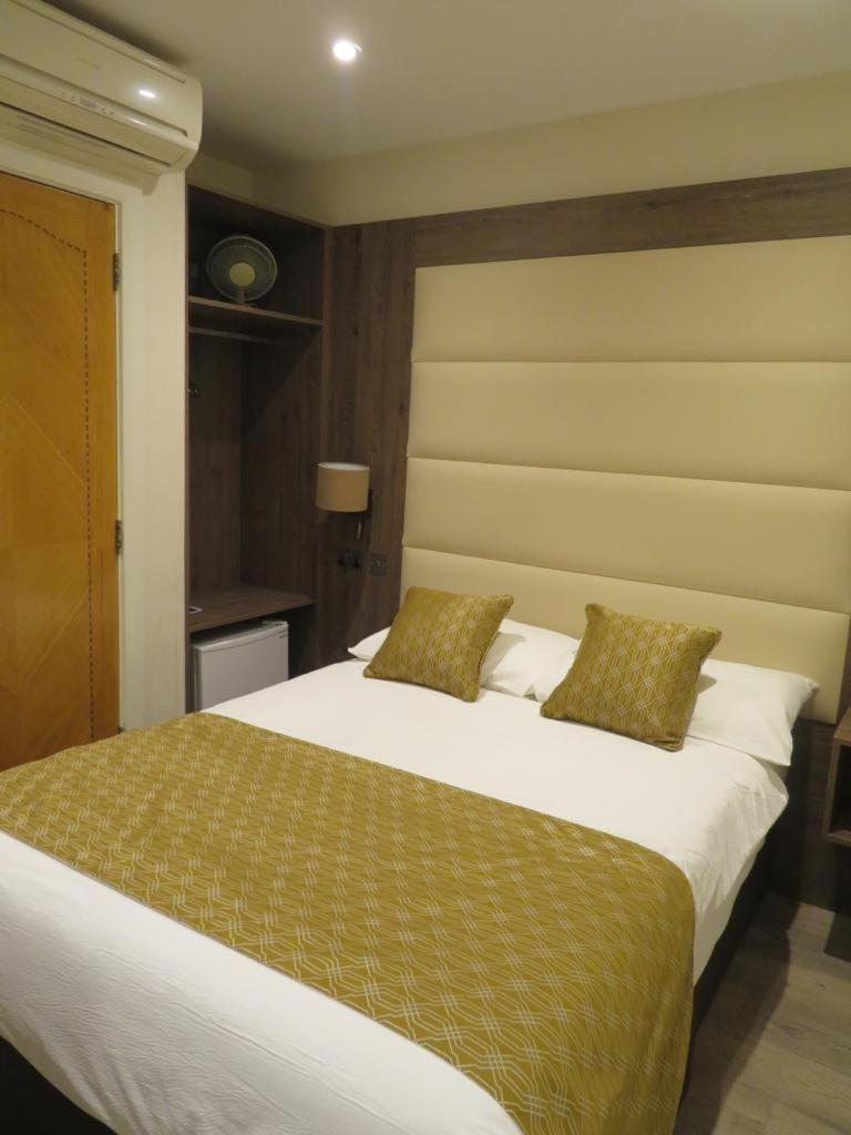  Double Room No Window photo 3