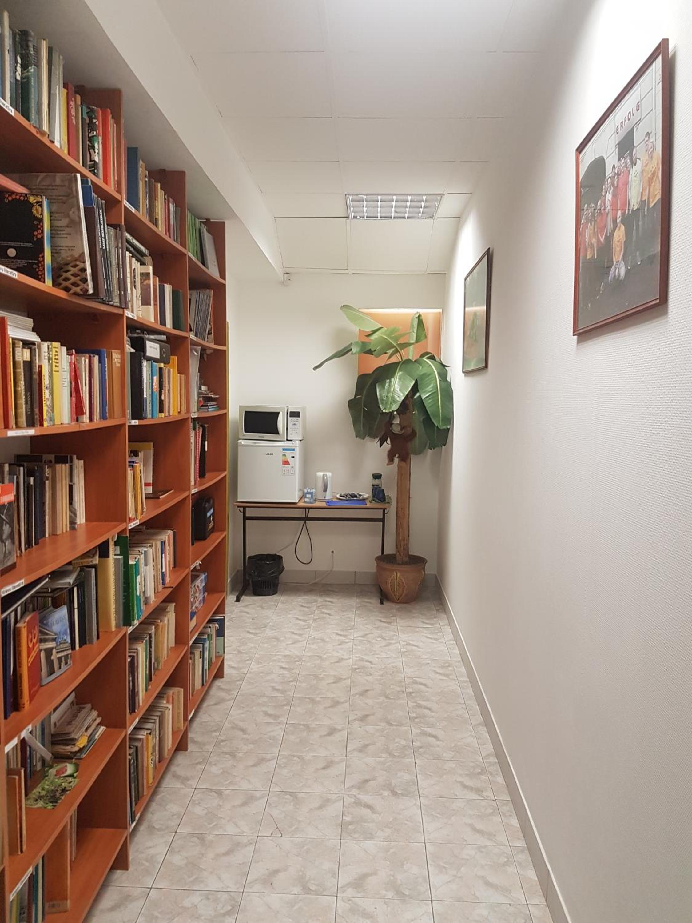 One-Bedroom Apartment - Photo 28