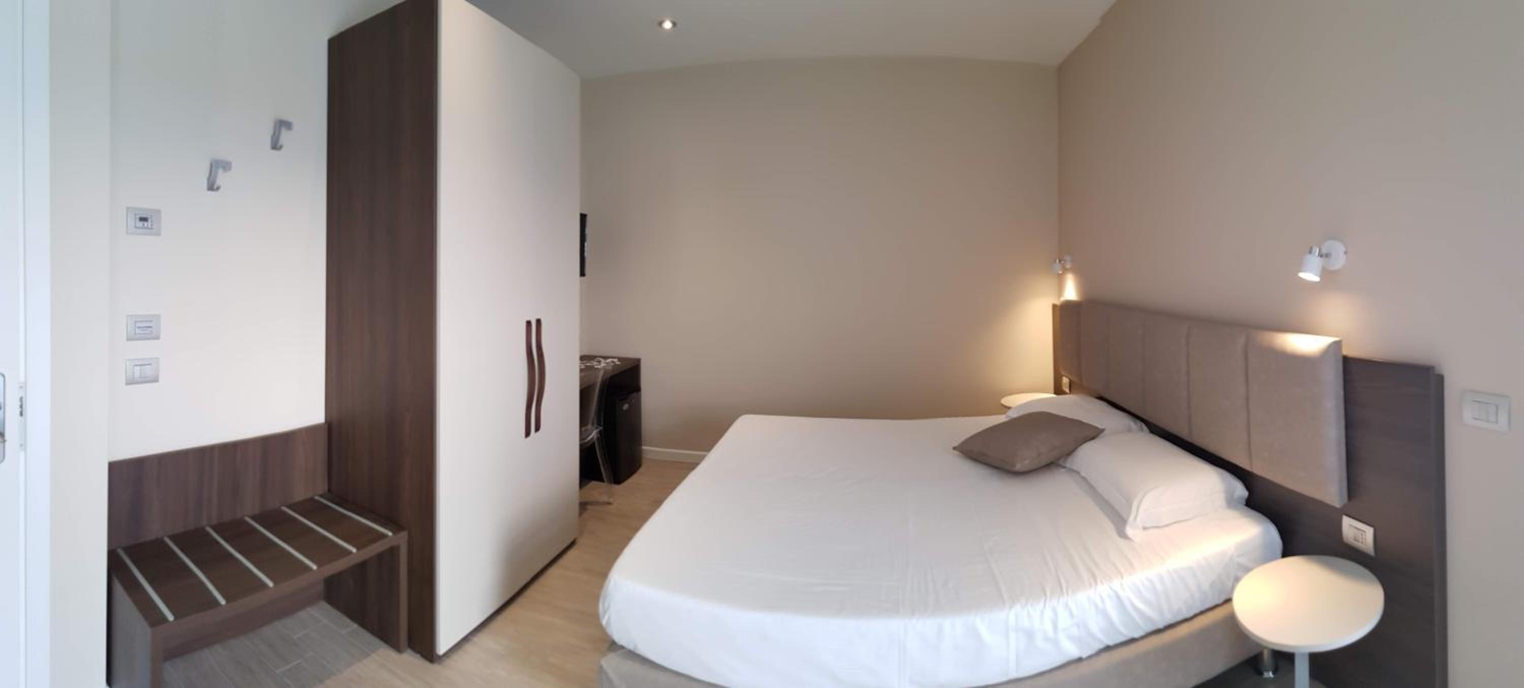 Superior Double or Twin Room with Lake View photo 1