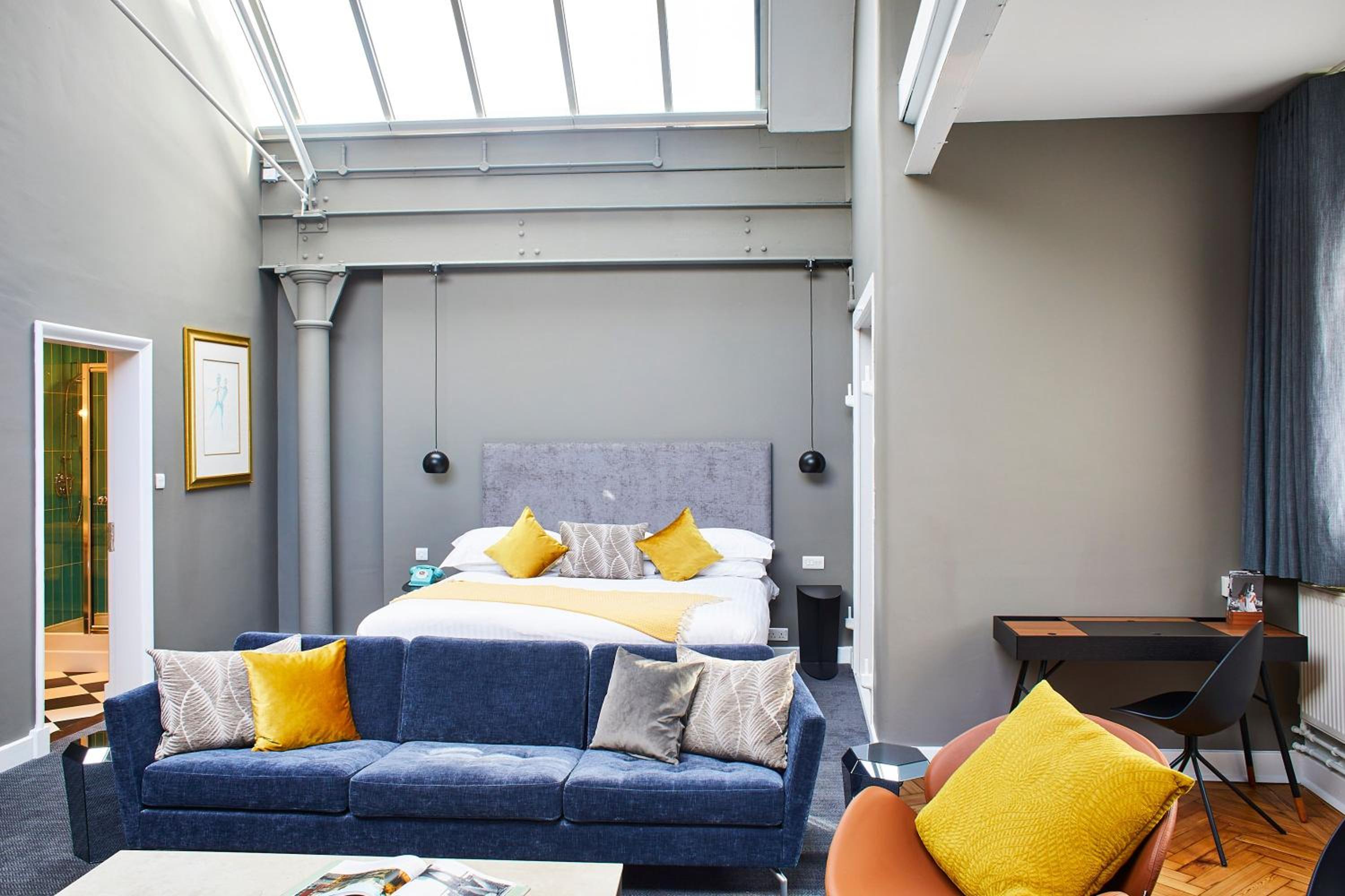 Suite - Photo 7