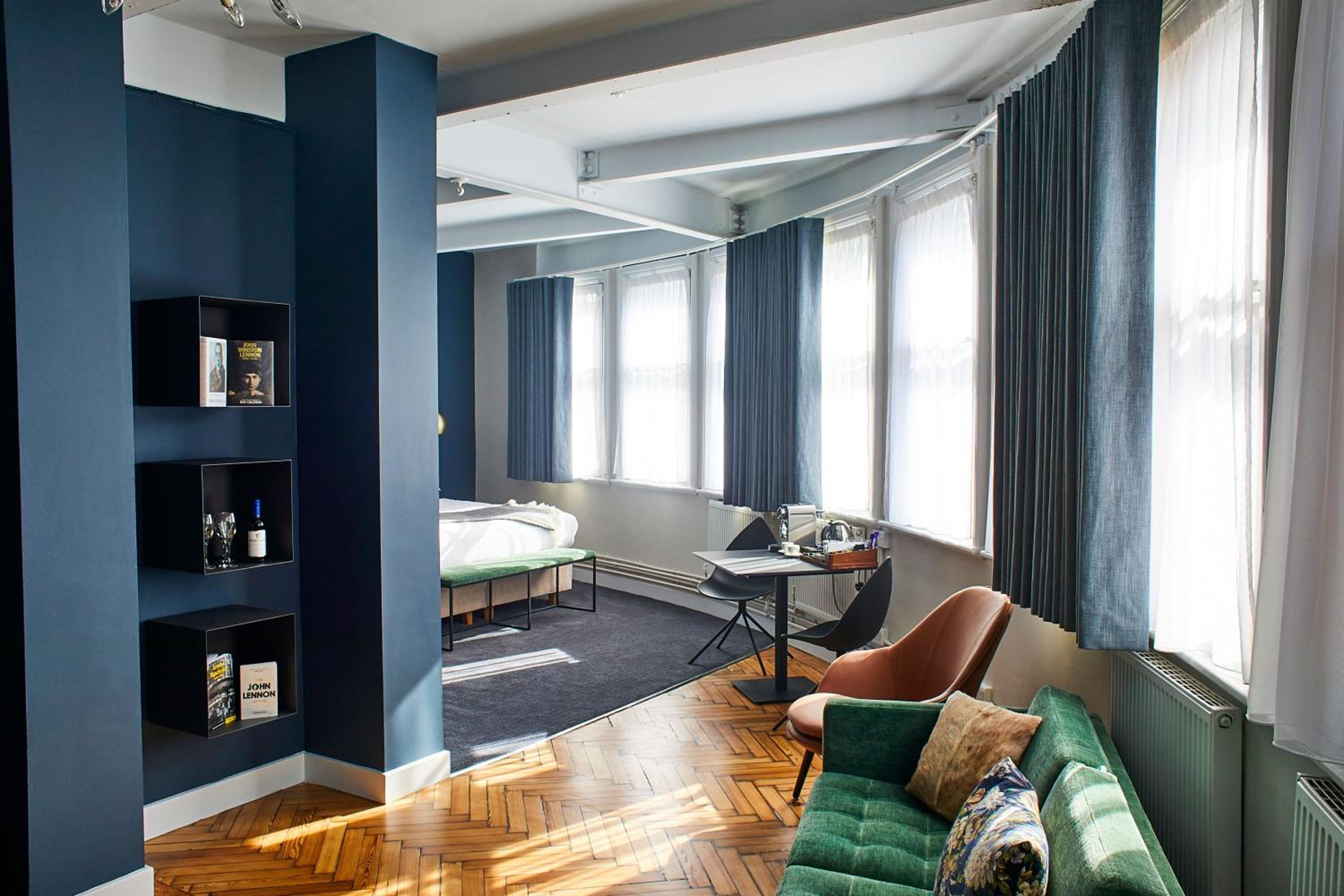 Suite - Photo 9