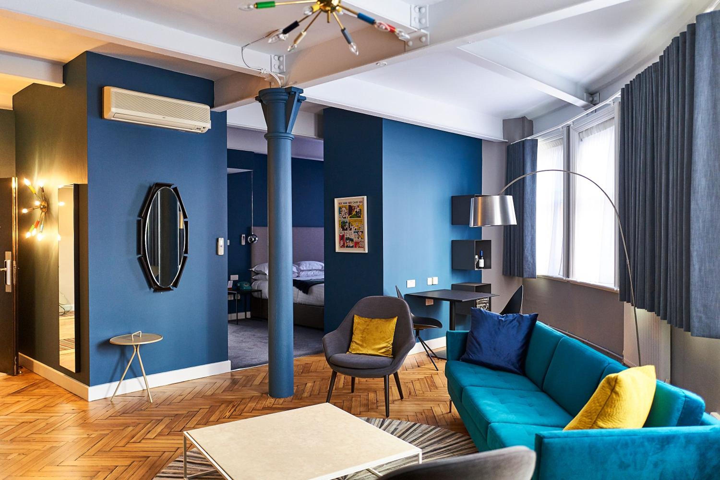 Suite - Photo 10