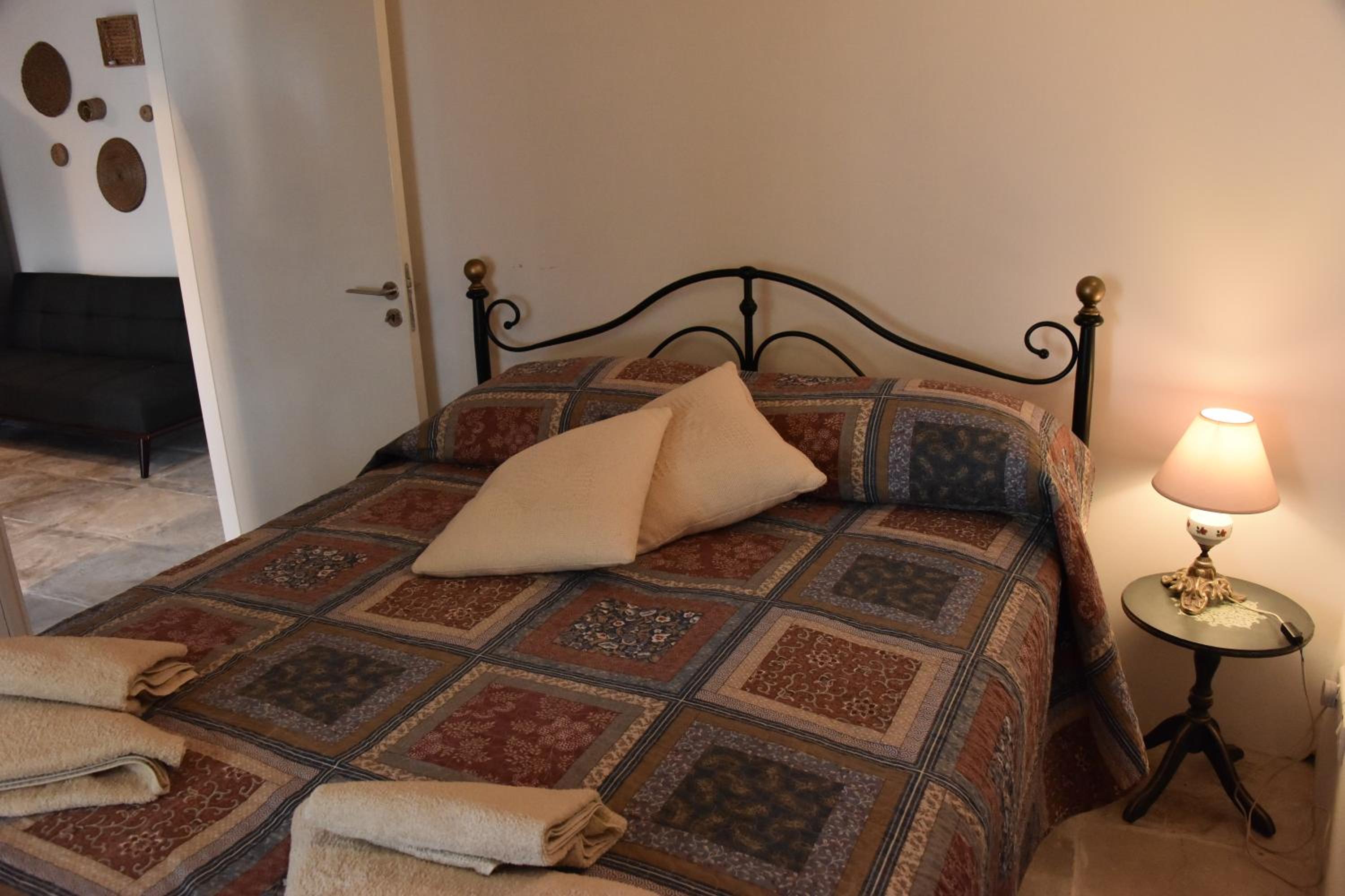 One-Bedroom House - Photo 11