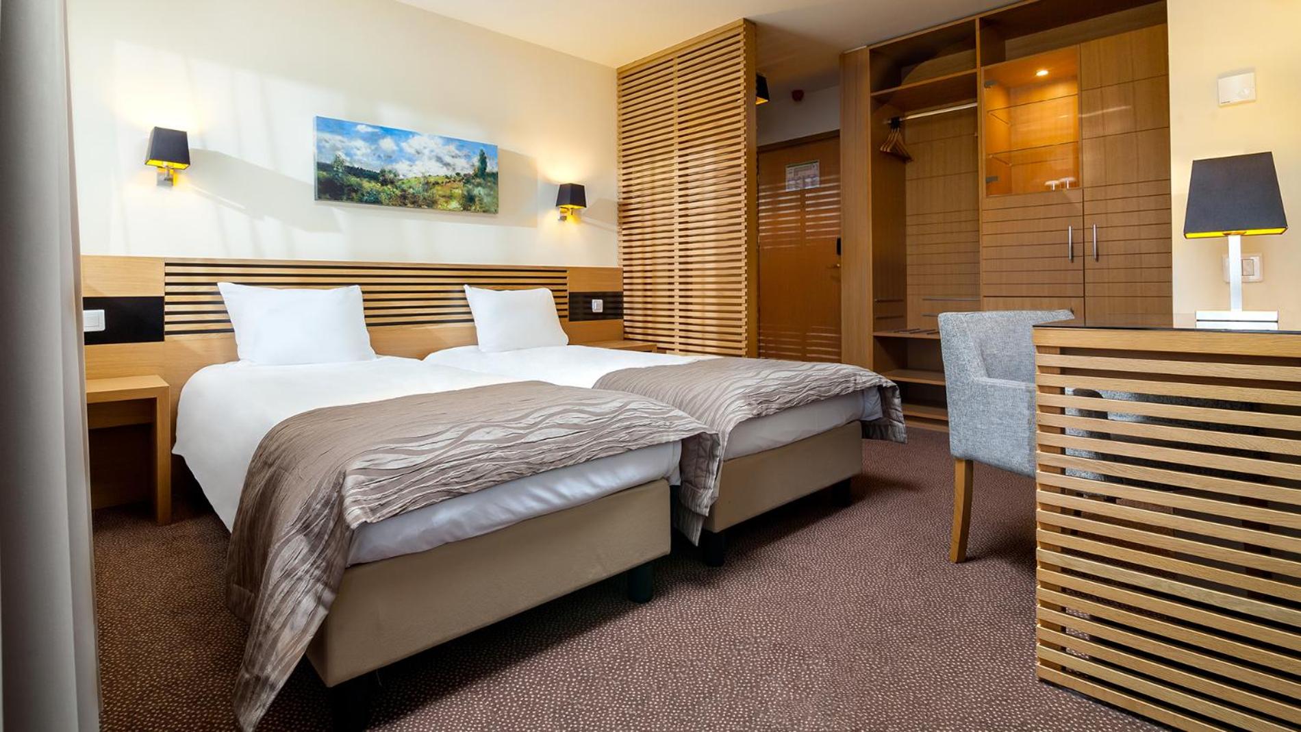 Twin Room - Photo 1