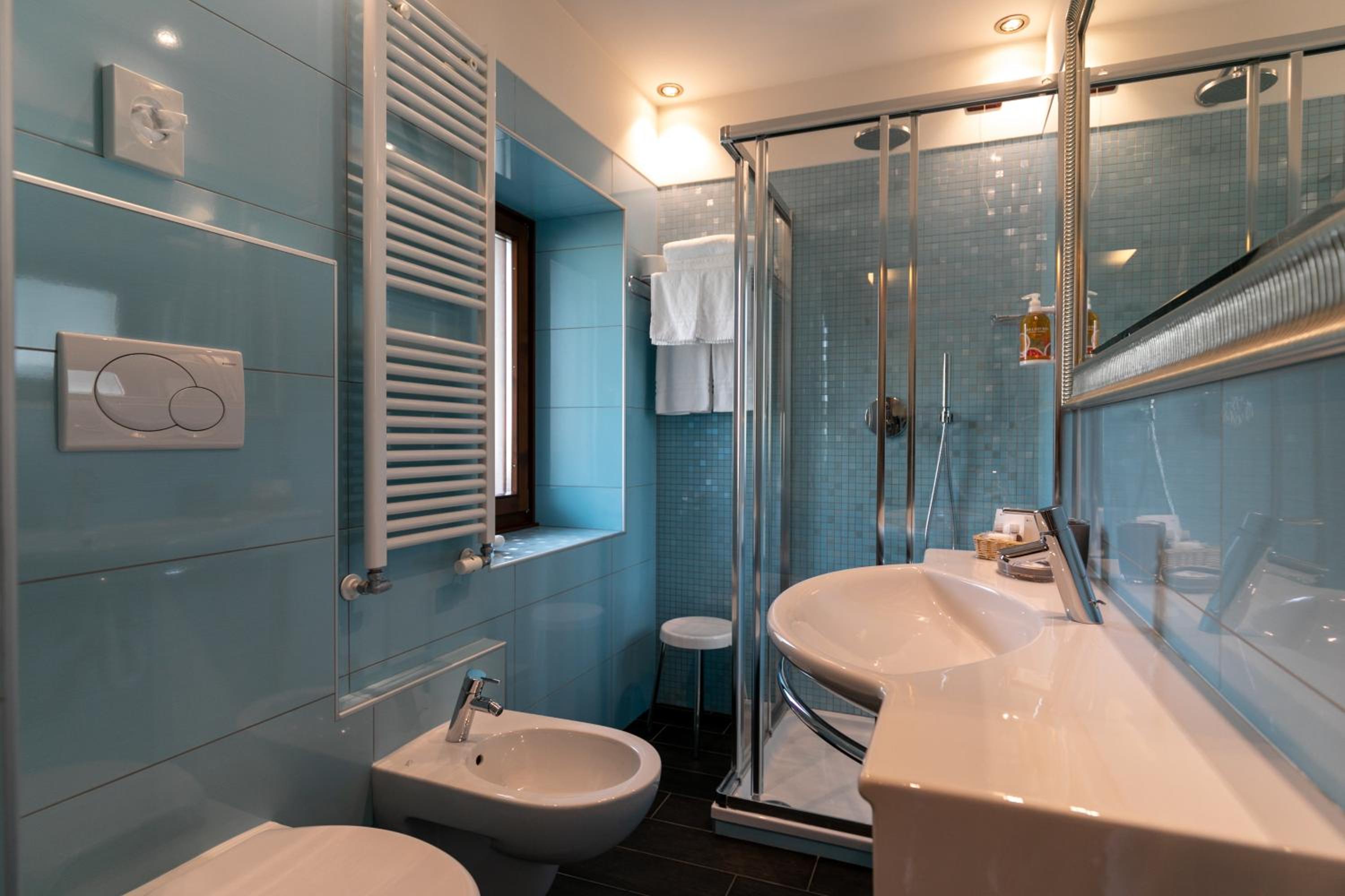 Superior Double or Twin Room - Photo 7