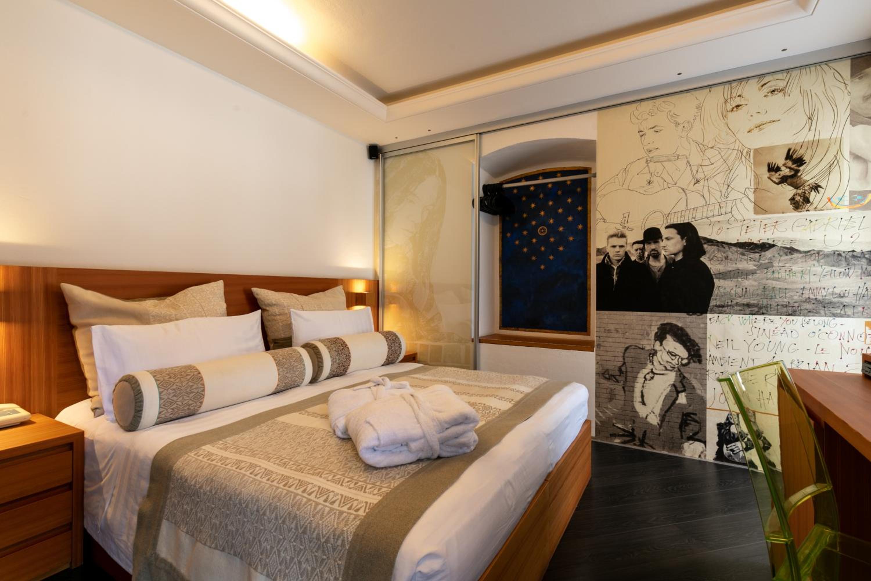 Superior Double or Twin Room - Photo 6