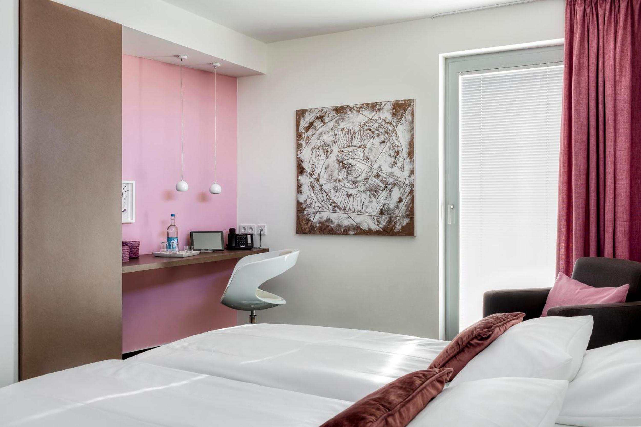 Double Room + - Photo 13