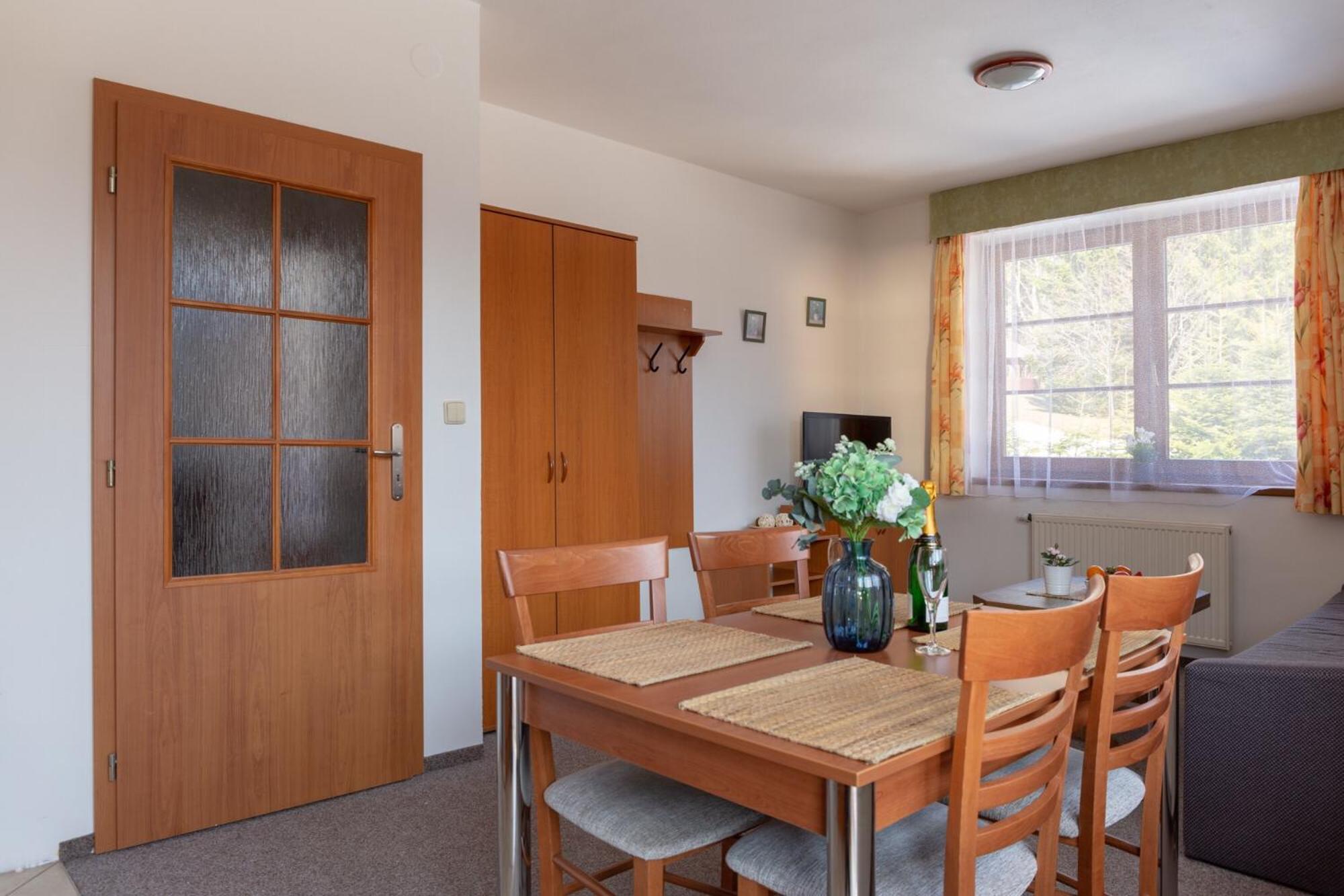 Two-Bedroom Apartment with Balcony - Photo 7