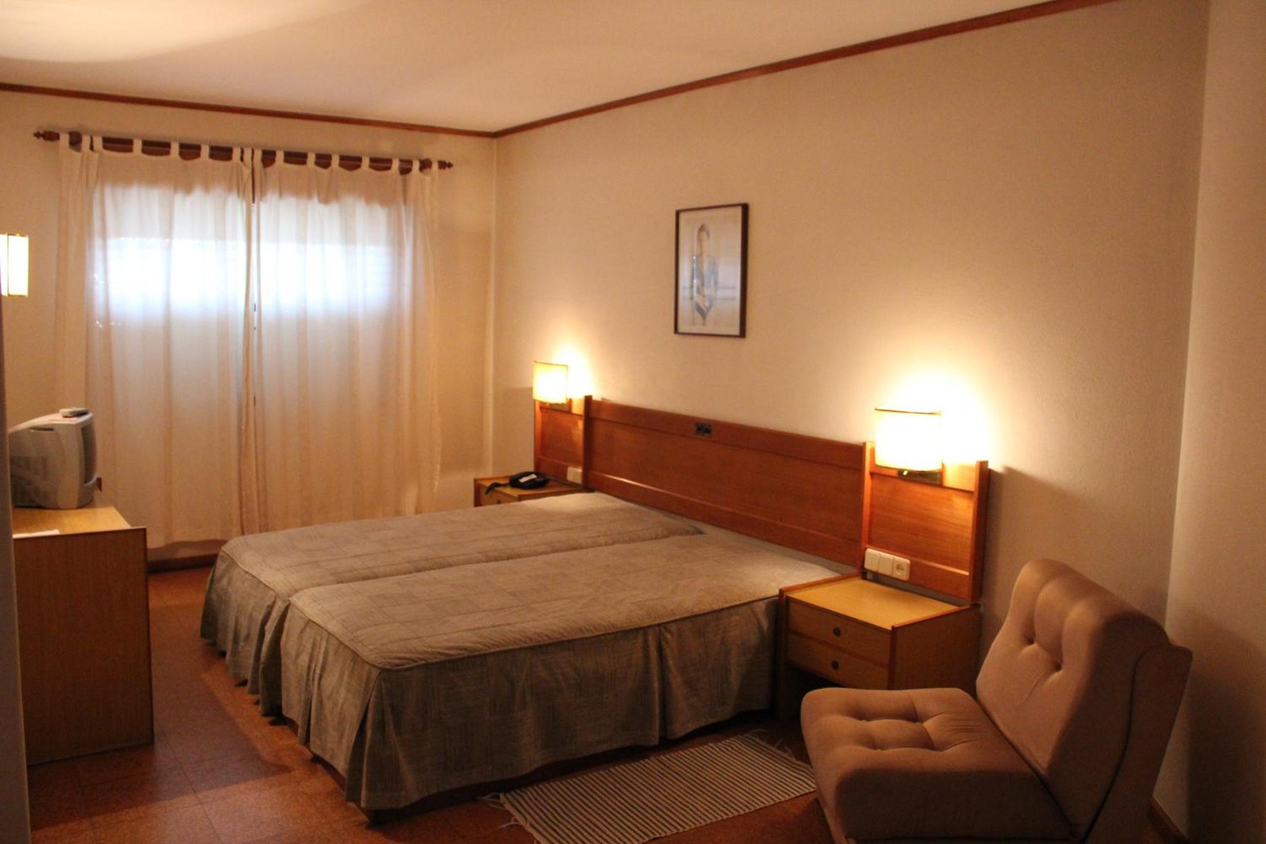 Twin Room - Photo 1