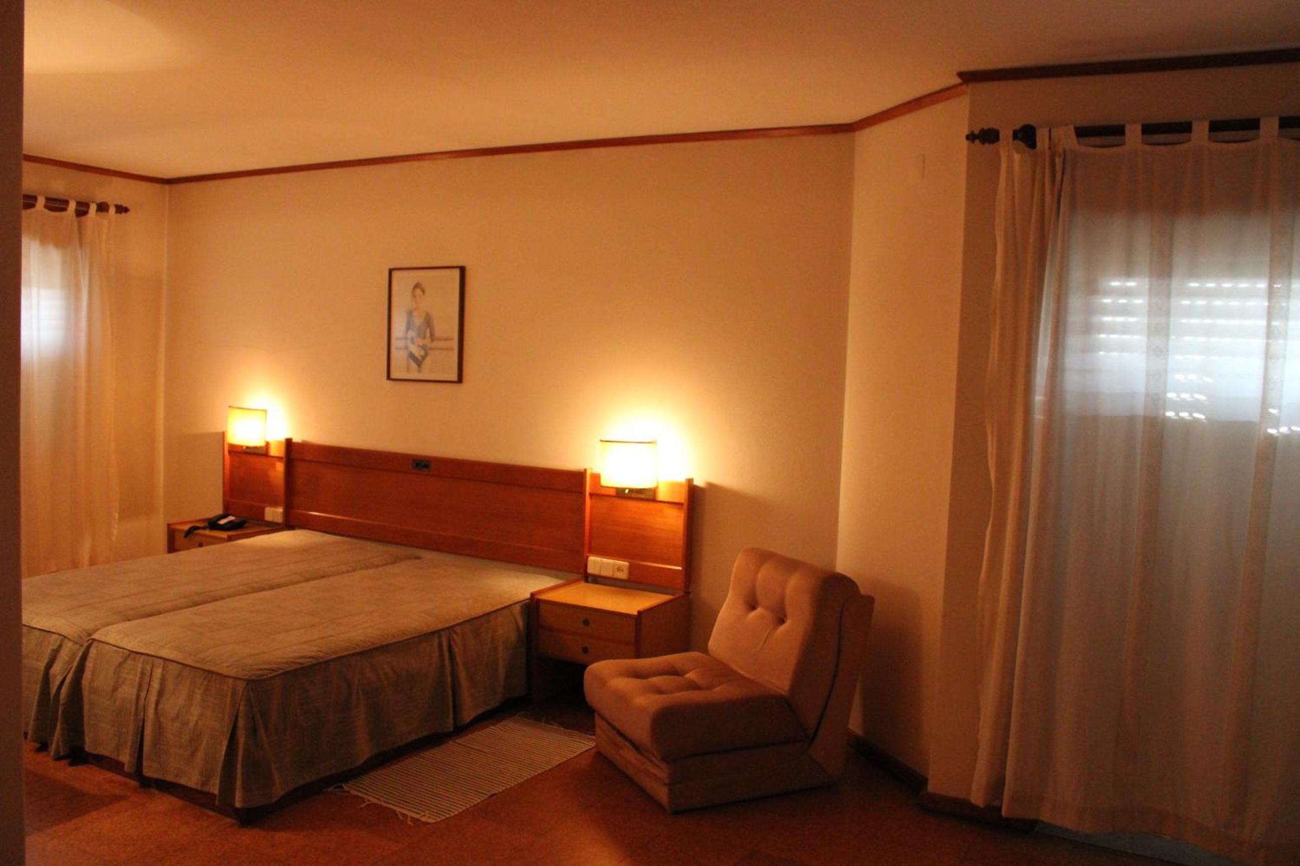 Twin Room - Photo 7