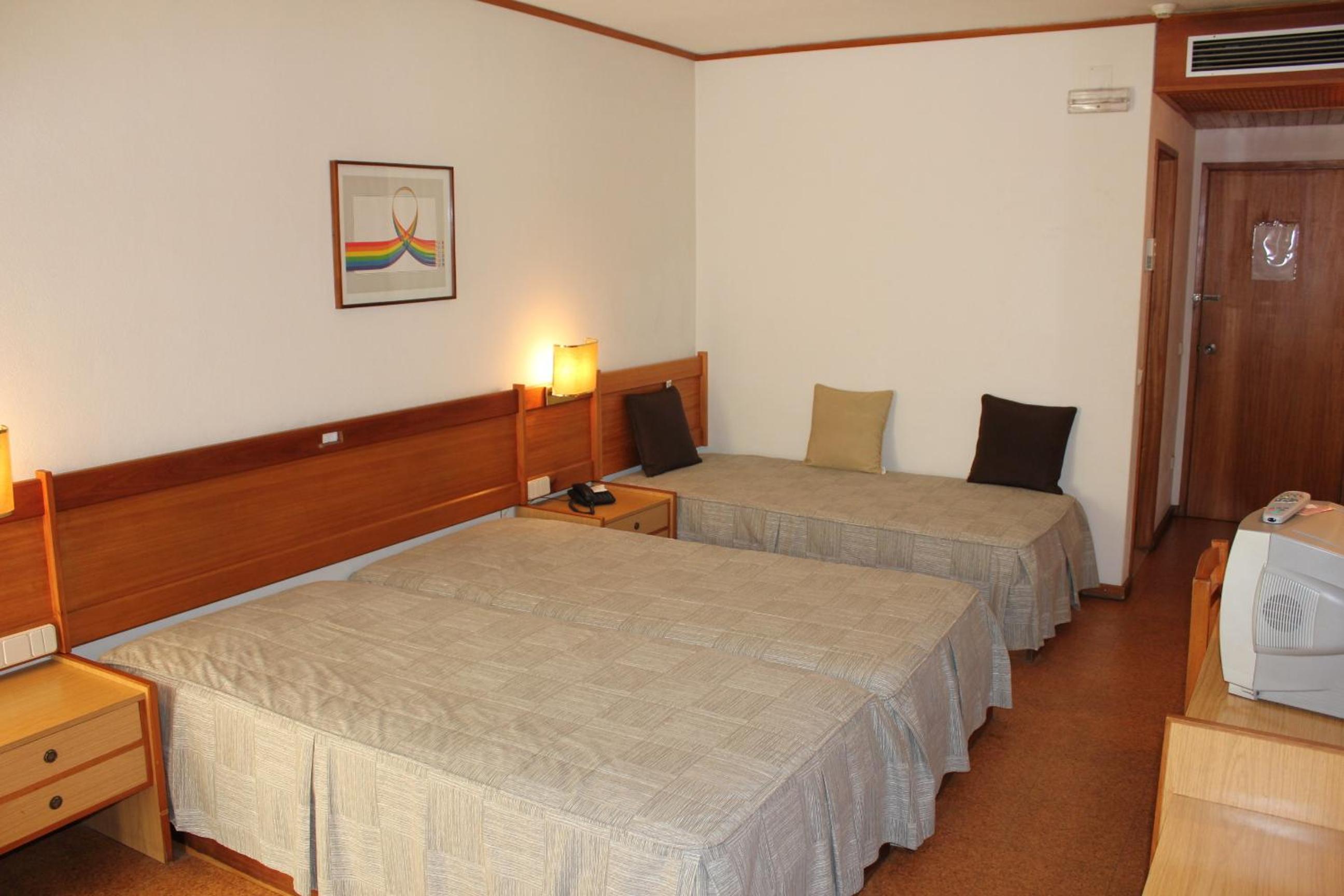 Triple Room - Photo 11