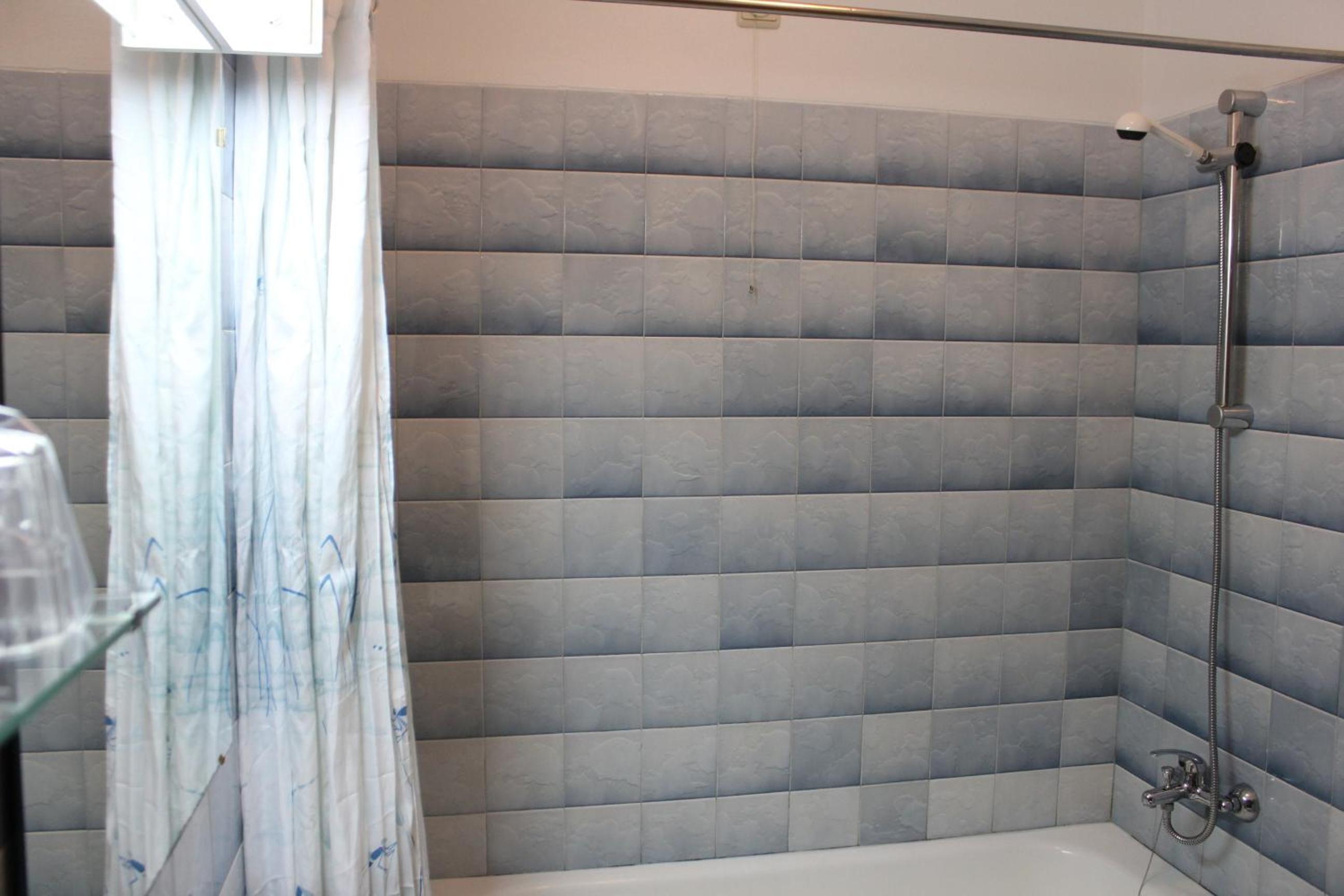 Twin Room - Photo 14